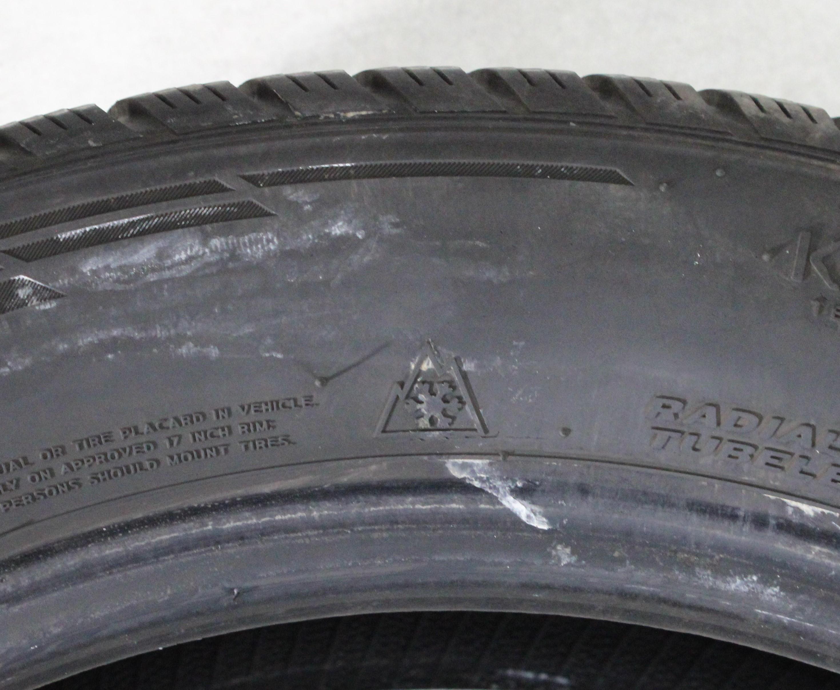 4 x 225/50R17 98H Winterreifen Hankook Winter I*Cept Evo 2 * 2x4-4,5mm/2x5,5-6mm 2021