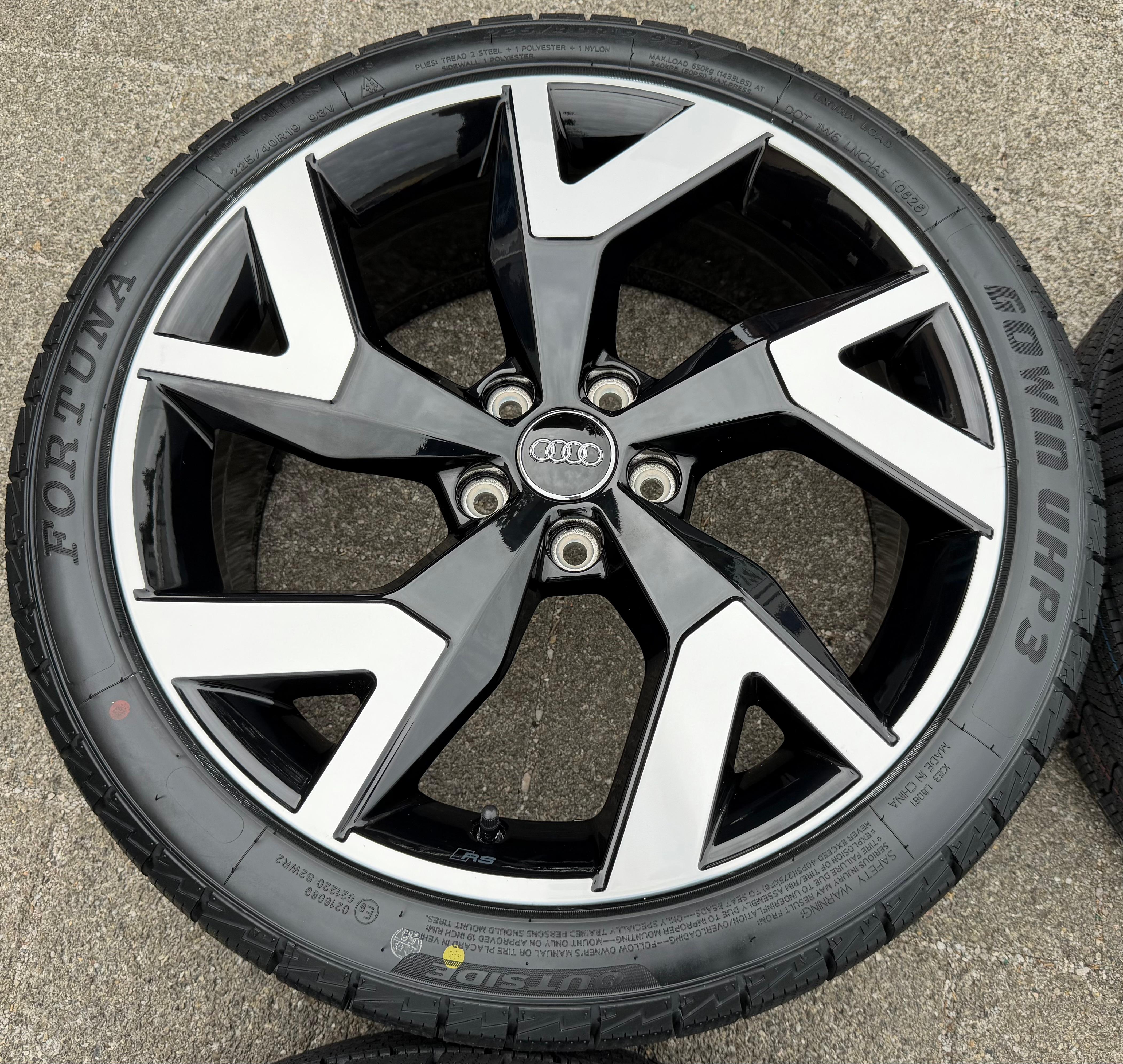 4 jantes d'hiver d'origine en aluminium 19 pouces AUDI A3 S3 8Y Allstreet 8Y0601025AE 225/40R19 92V 2026 NEUVES