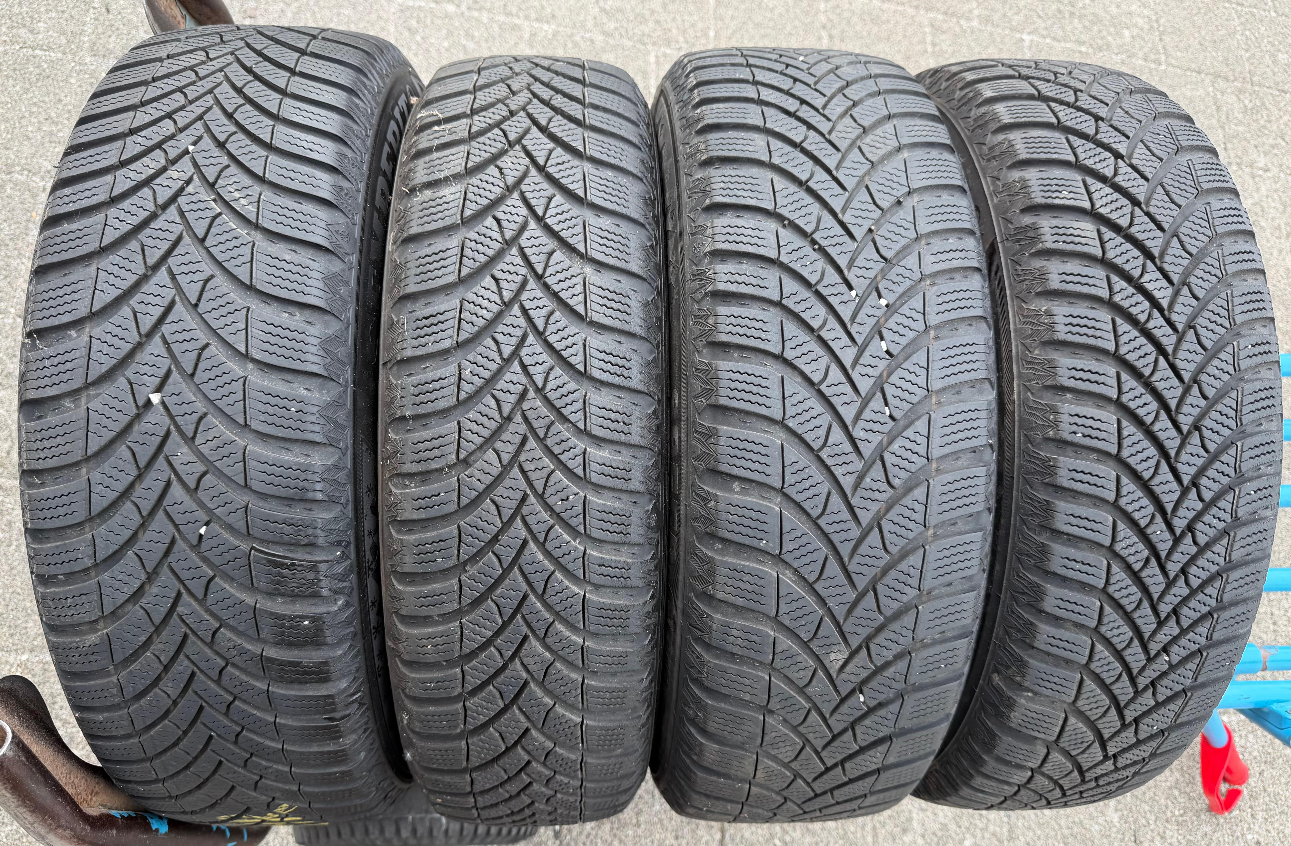 4 roues hiver d’origine Smart 453 165/65R15 81T 185/60R15 84T Semperit RDKS