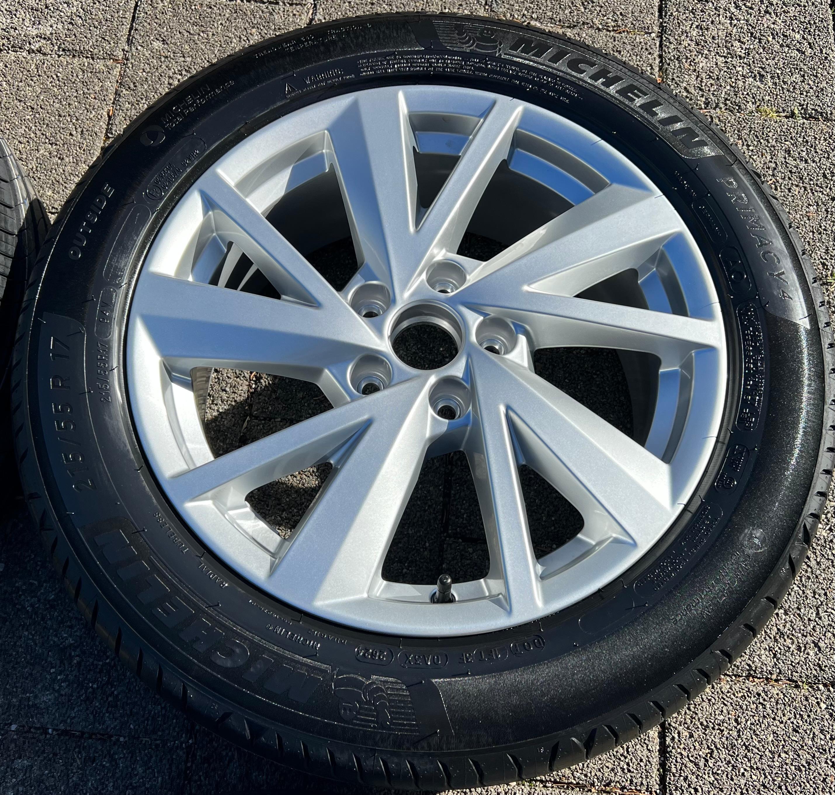 4 ORIGINAL 17" ALU SOMMERRÄDER AUDI Q2 215/55R17 94V MICHELIN 2024 NEU FREIHAUS