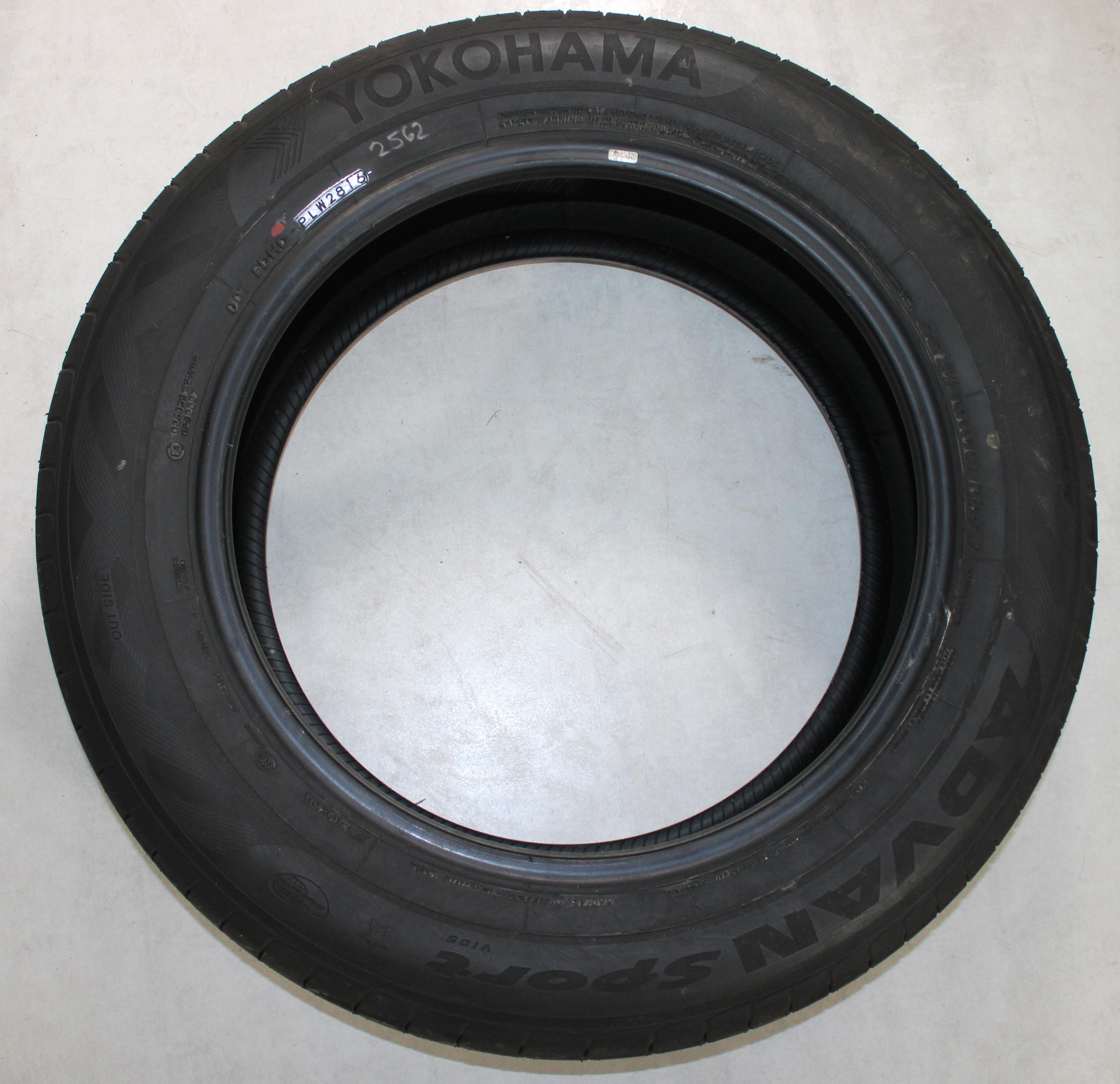 2 x 225/60R18 104W Sommerreifen Yokohama Advan Sport V105 8mm 2016 *