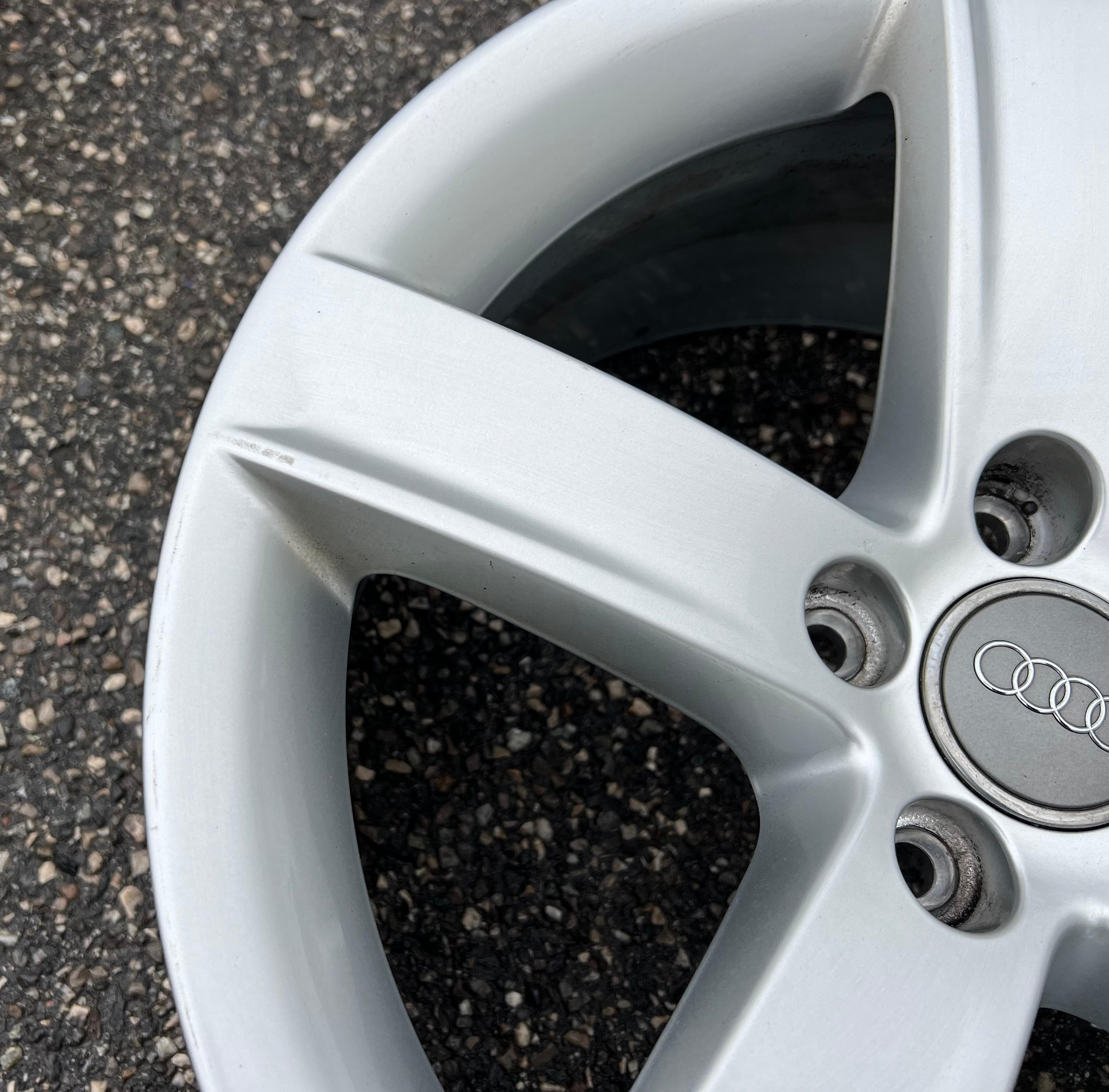 4 CERCHI ORIGINALI IN ALLUMINIO DA 17" AUDI A5 8T 8T0071497 CONSEGNA GRATUITA