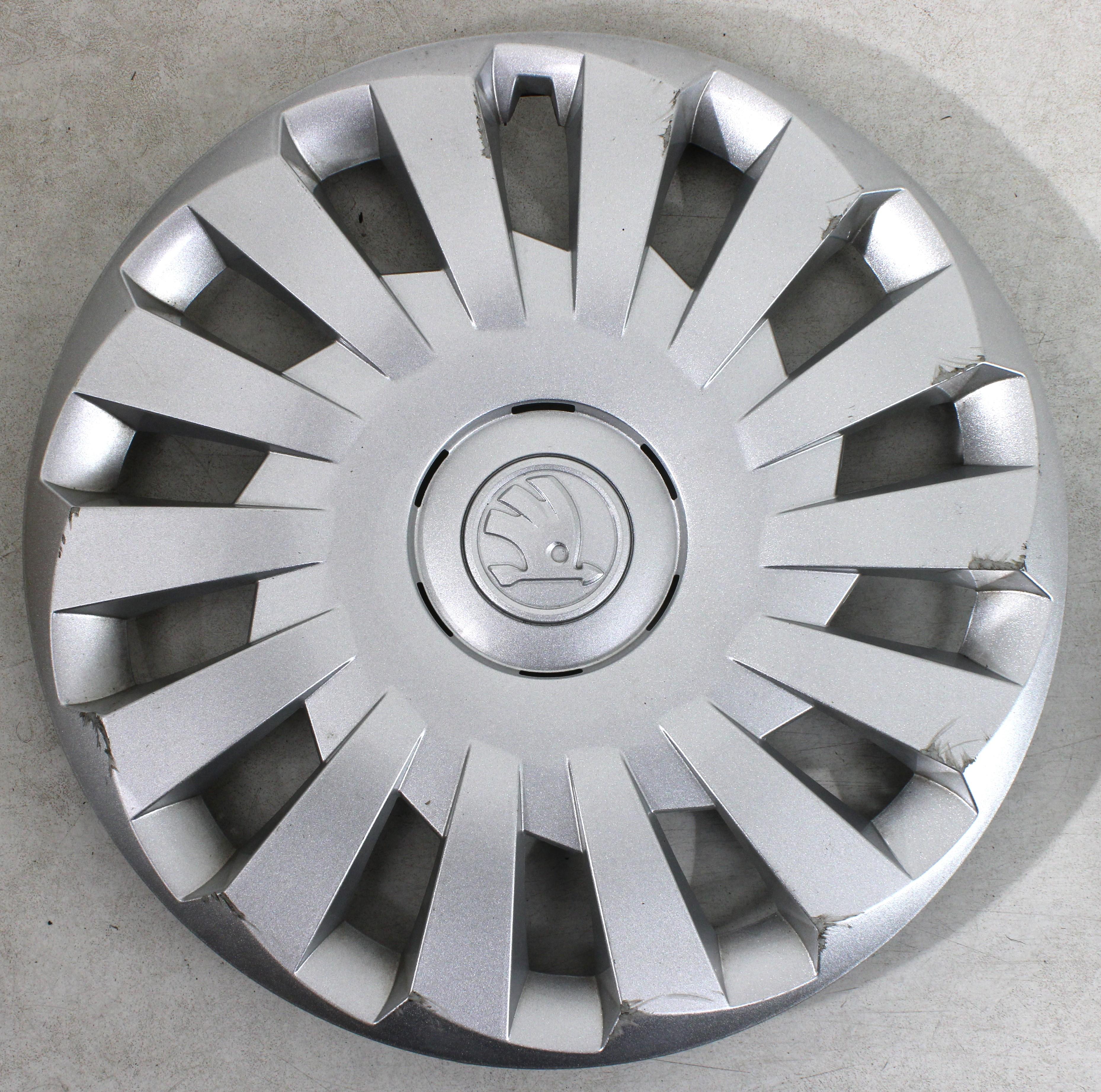 1 X ORIGINAL 16" RADKAPPE SKODA OCTAVIA SUPERB YETI 5E0601147B FREIHAUS