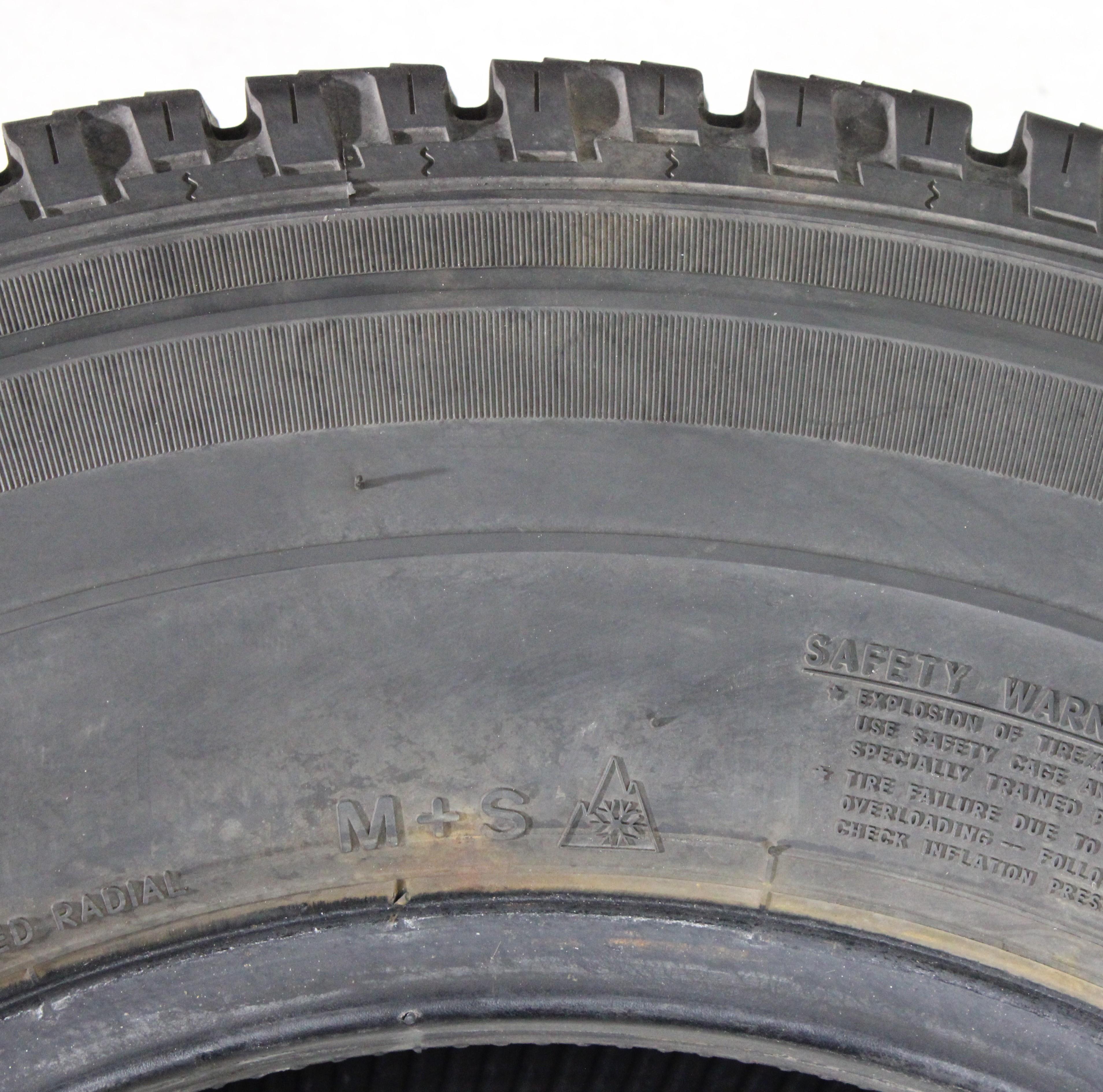 4 x 225/75R16C 121/120Q pneumatici invernali Toyo Winter H09 9-10mm 2016