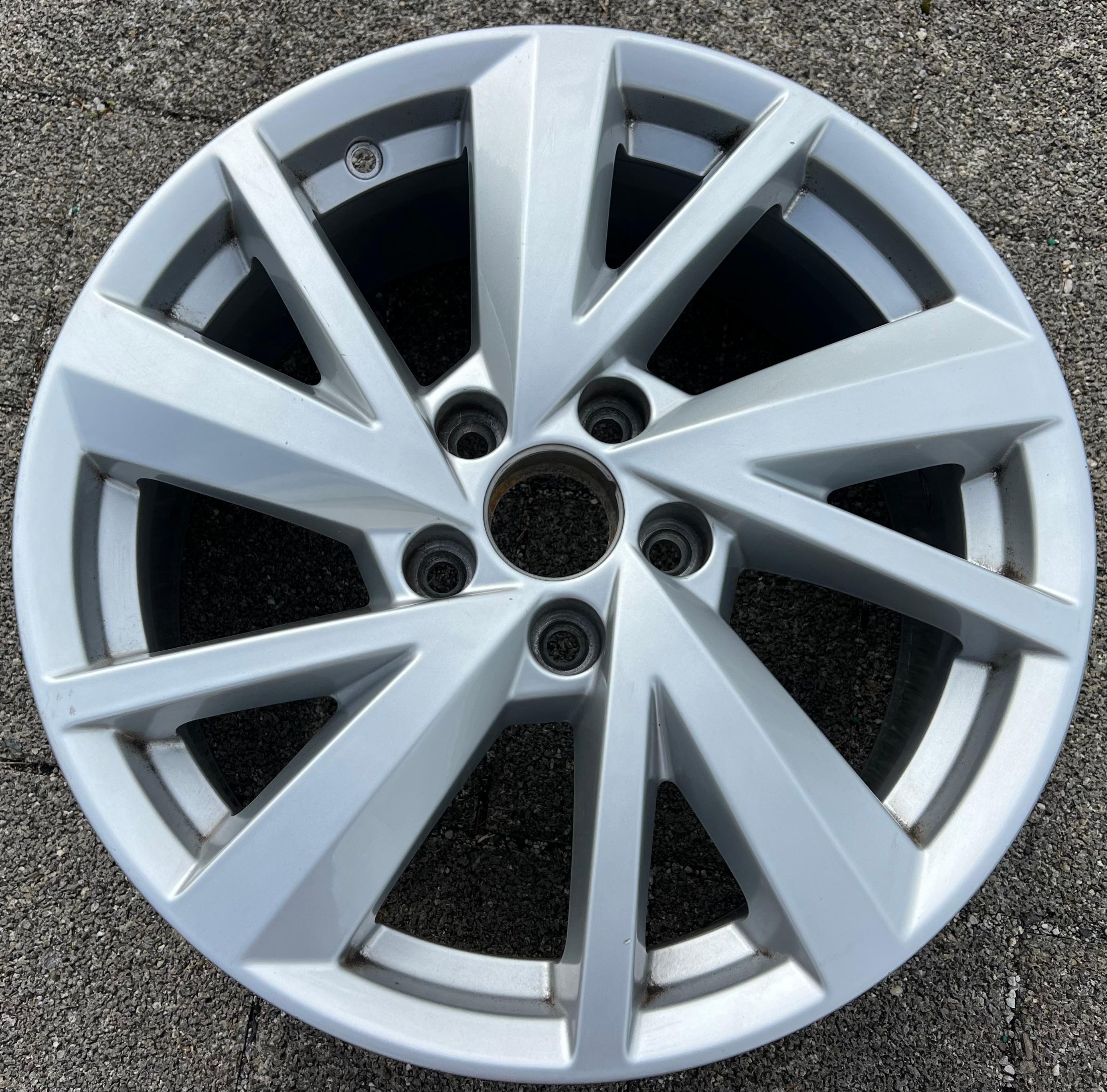 1 llanta de aluminio original de 17" para Audi Q2, referencia 81A601025C, 7x17, ET45, envío gratuito