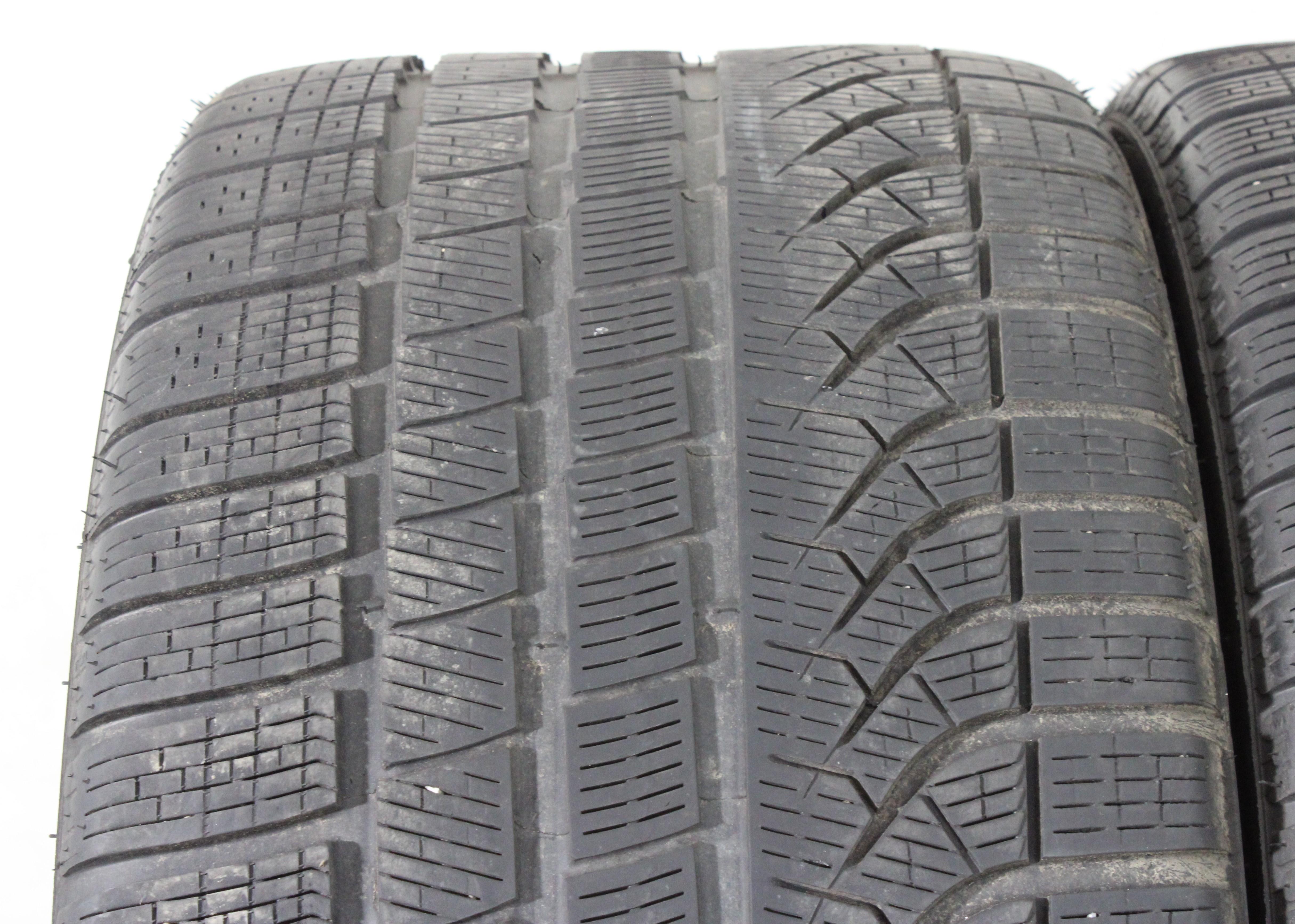 2 x 285/35R21 105H Neumáticos de invierno Pirelli Pzero Winter * 4,5-5 mm 2025 XL