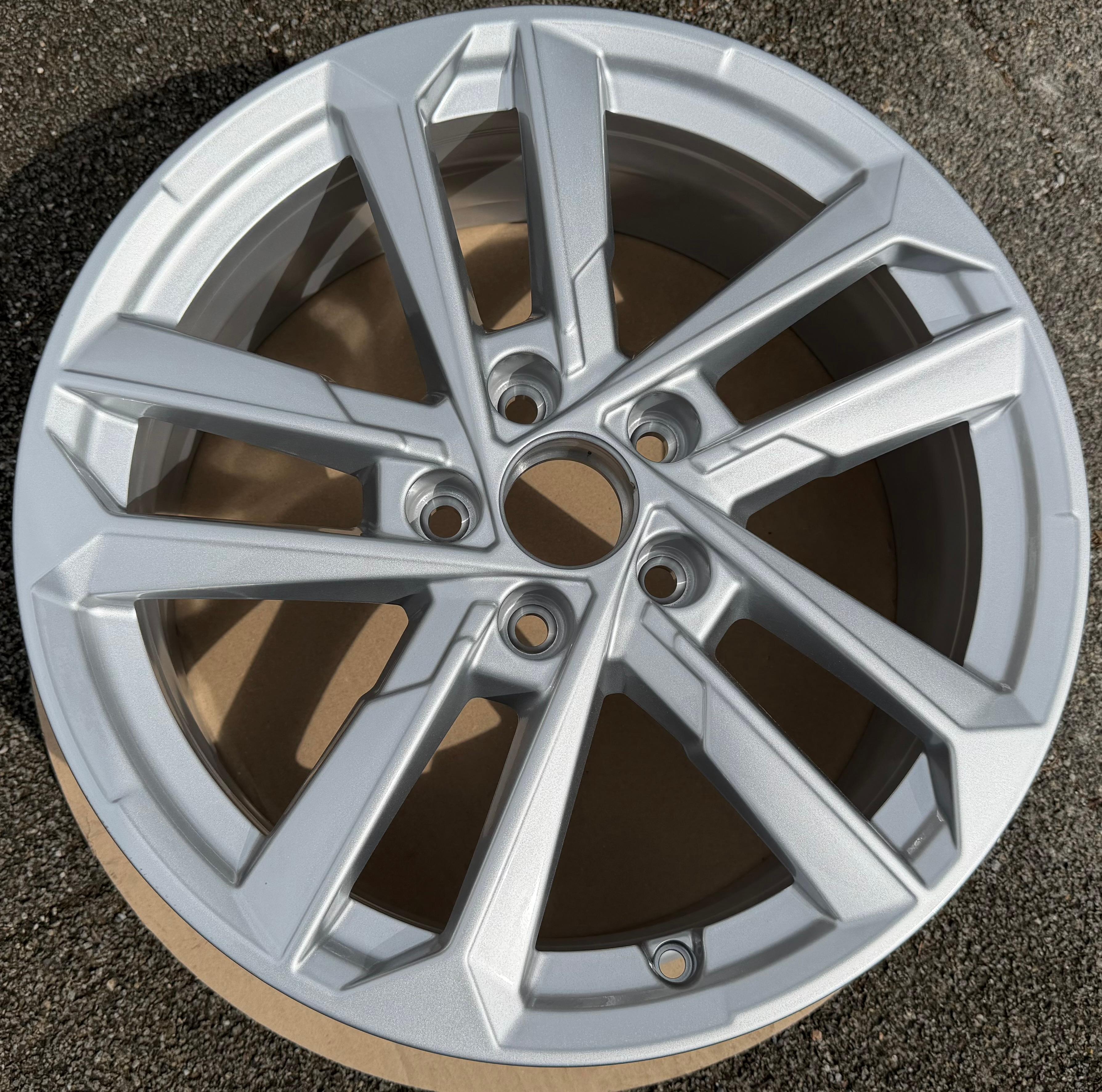 1 X ORIGINAL 17" ALUFELGE FELGE AUDI A3 8Y 8Y0601025L 6,5x17 ET43 FREIHAUS