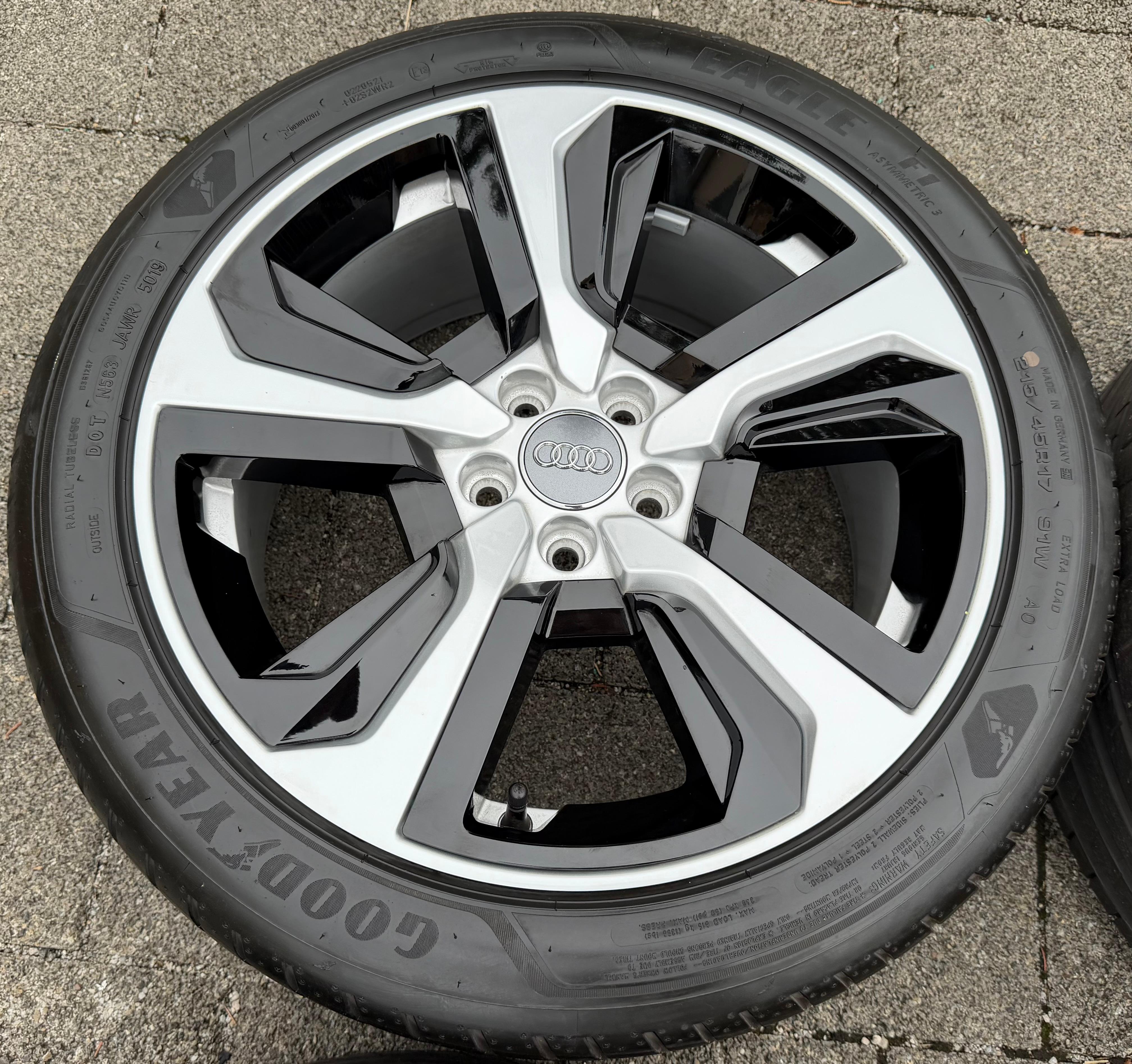 4 ruote estive in lega originali da 17" Audi A1 S1 GB GBA 82A601025AH 215/45R17 91W