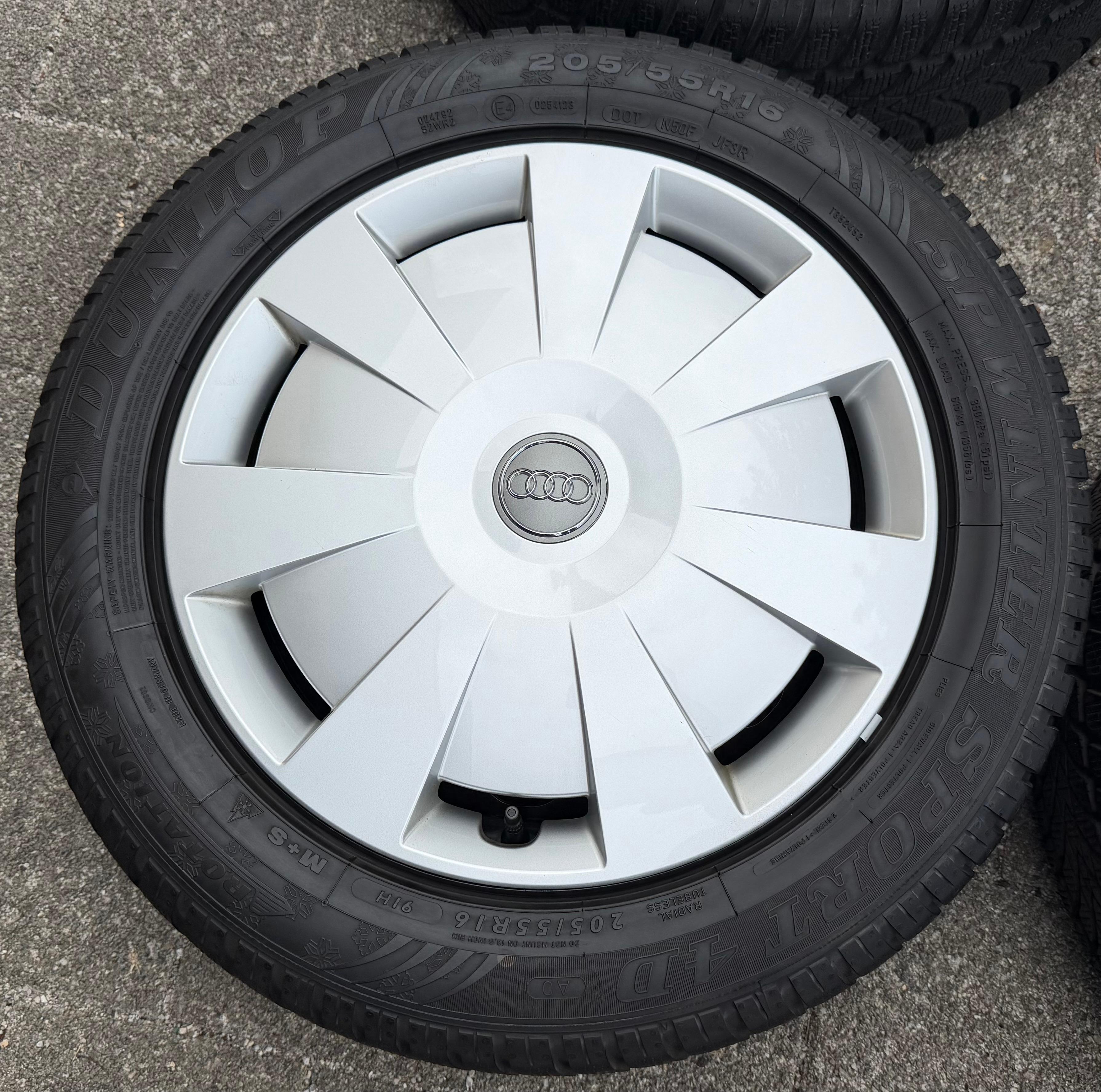 4 Winterräder Audi A3 8V Sportback Cabrio  205/55R16 91H Dunlop 8V0601027A