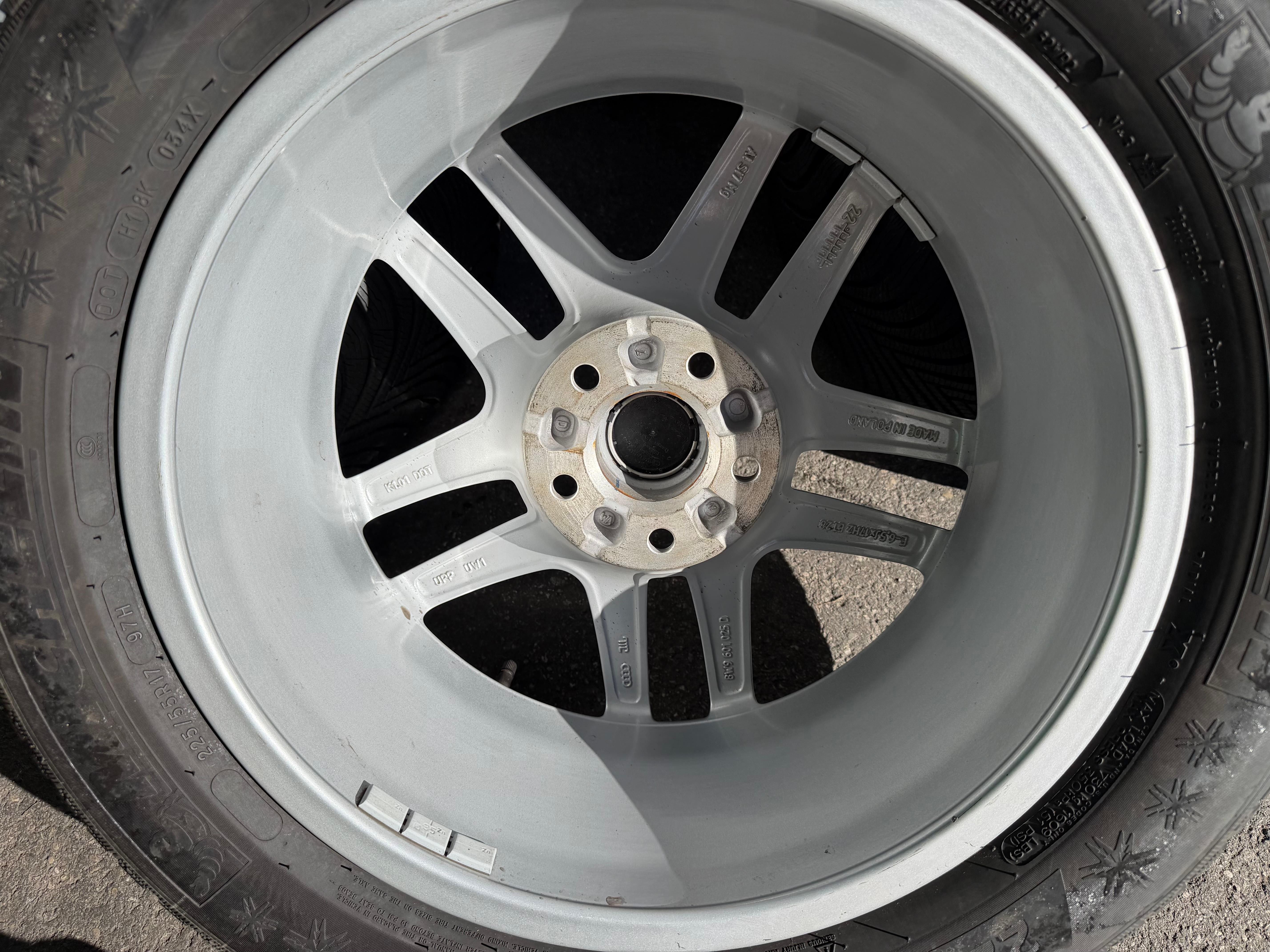 4 ruedas de invierno de aleación originales de 17" para AUDI A4 ALLROAD 8W B9 225/55R17 97H 8W9601025D