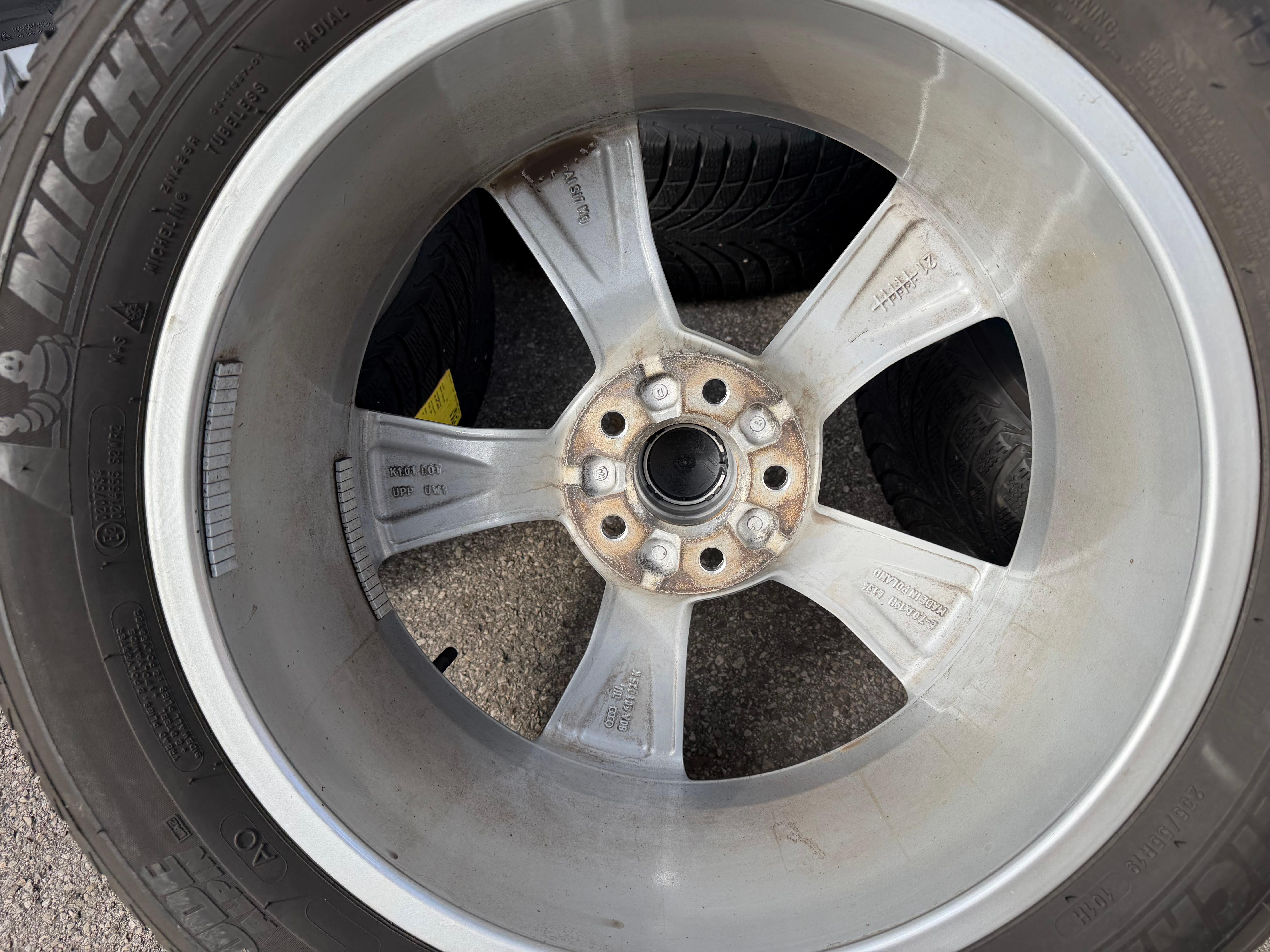 4 ruedas de invierno de aleación originales de 19" para Audi Q5 SQ5 FY 80A601025K 235/55R19 101H Michelin 2021