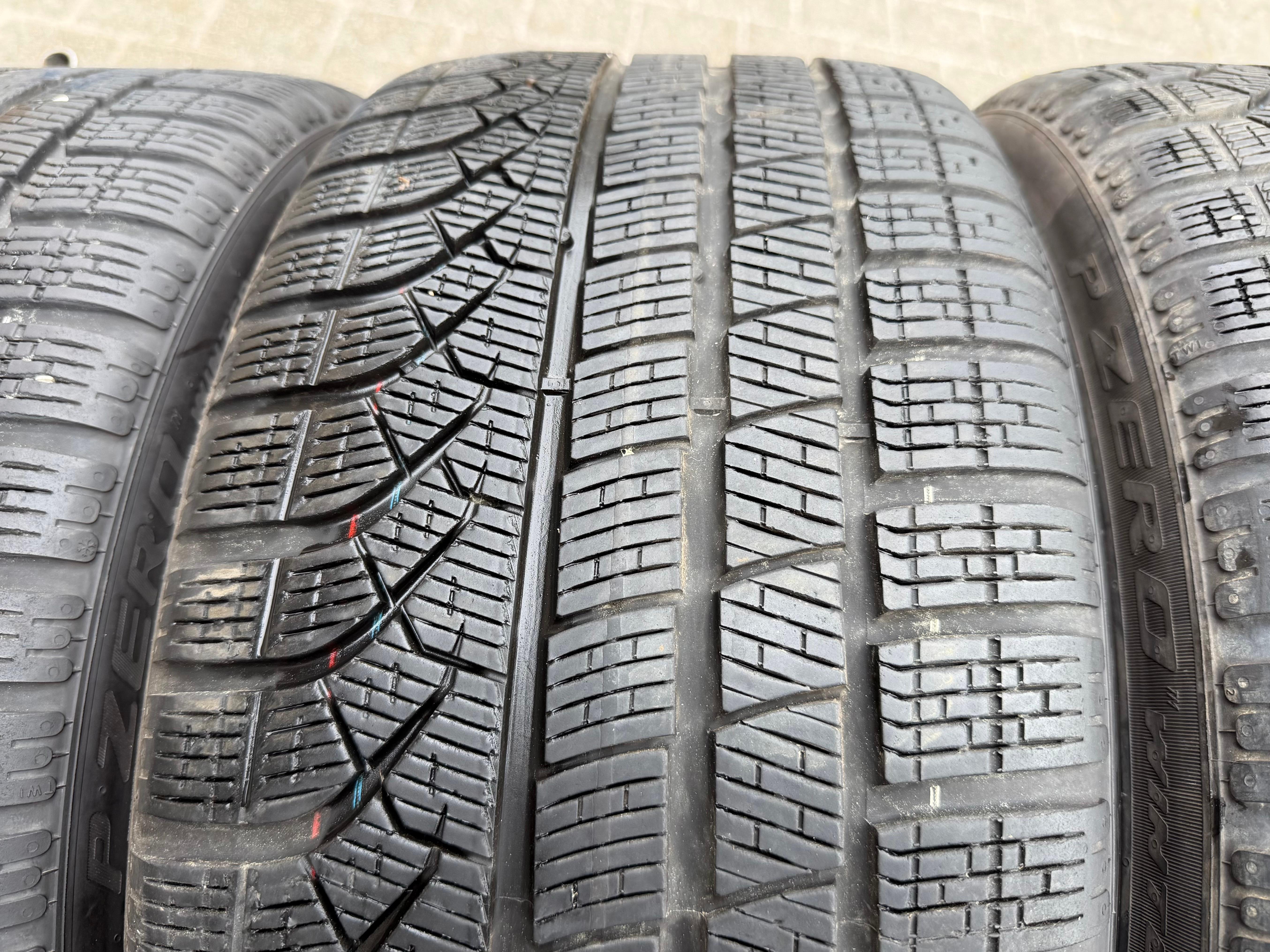 4 Original 19" Alu Winterräder Audi RS3 8Y 8Y0601025BQ 8Y0601025BP Pirelli