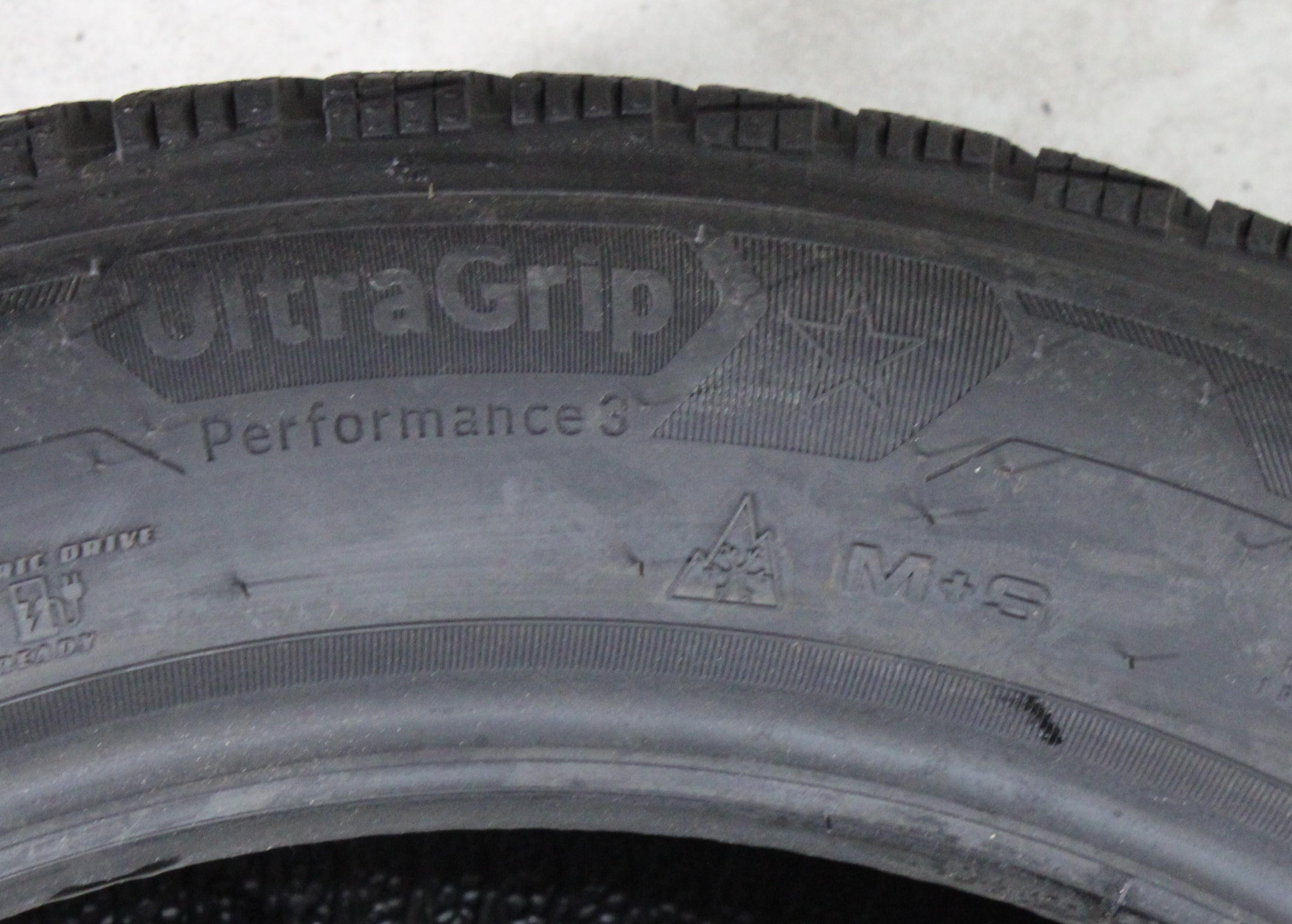 4 pneumatici invernali Goodyear Ultra Grip Performance 3 2023 205/55R17 95H * NUOVI