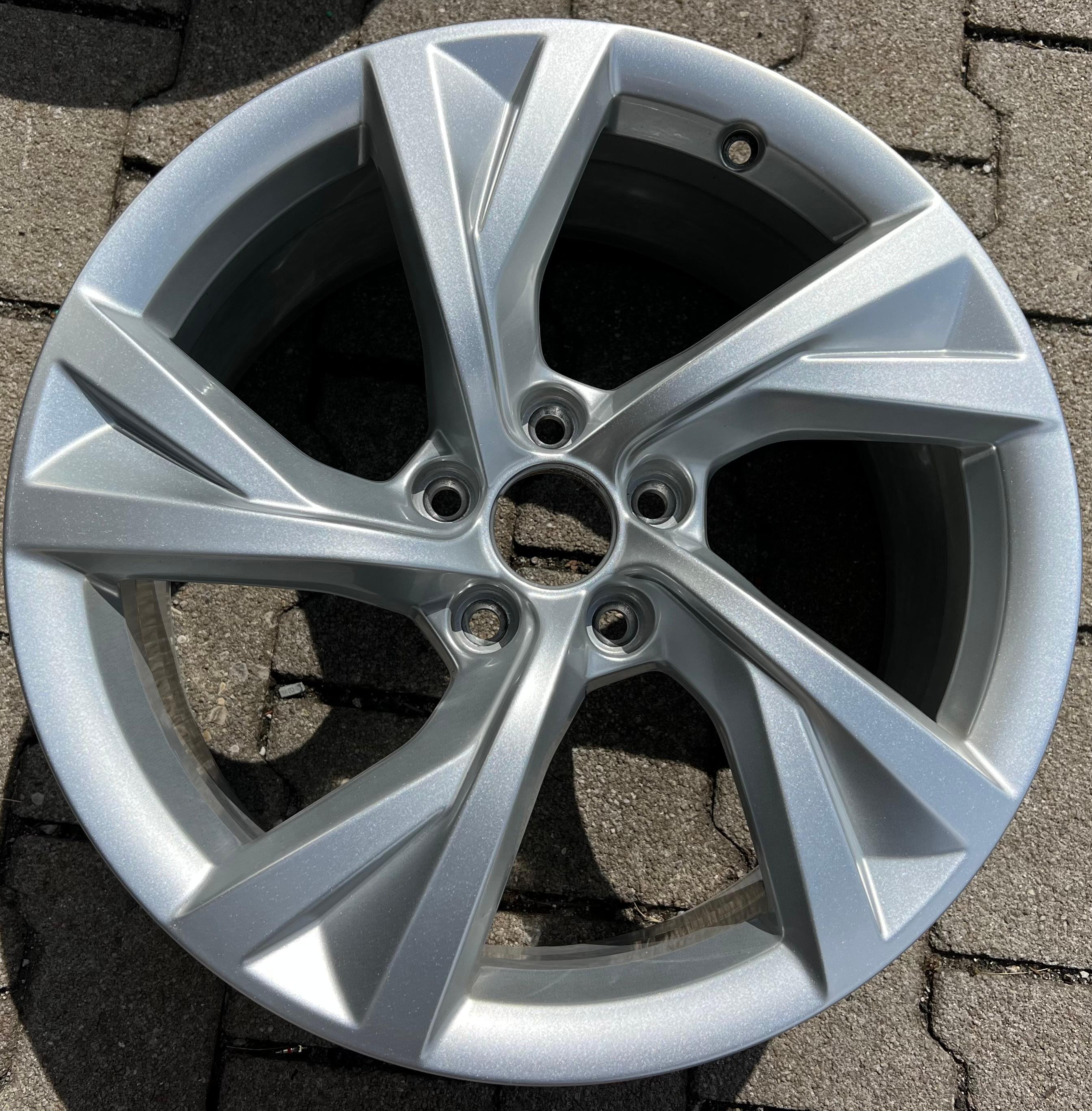 1 X ORIGINAL 18" ALUFELGE FELGE AUDI A4 8W 8W0601025EJ 8x18 ET40 FREIHAUS