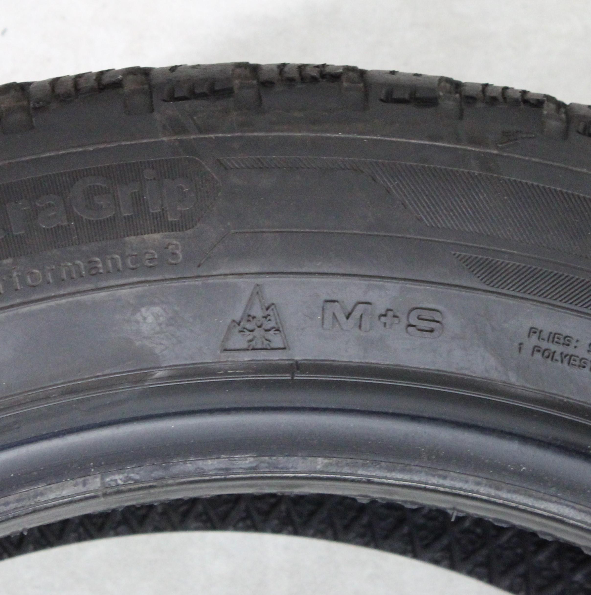 2 x 225/50R17 98H Winterreifen Goodyear Ultra Grip Performance 3 6-6,5mm 2023