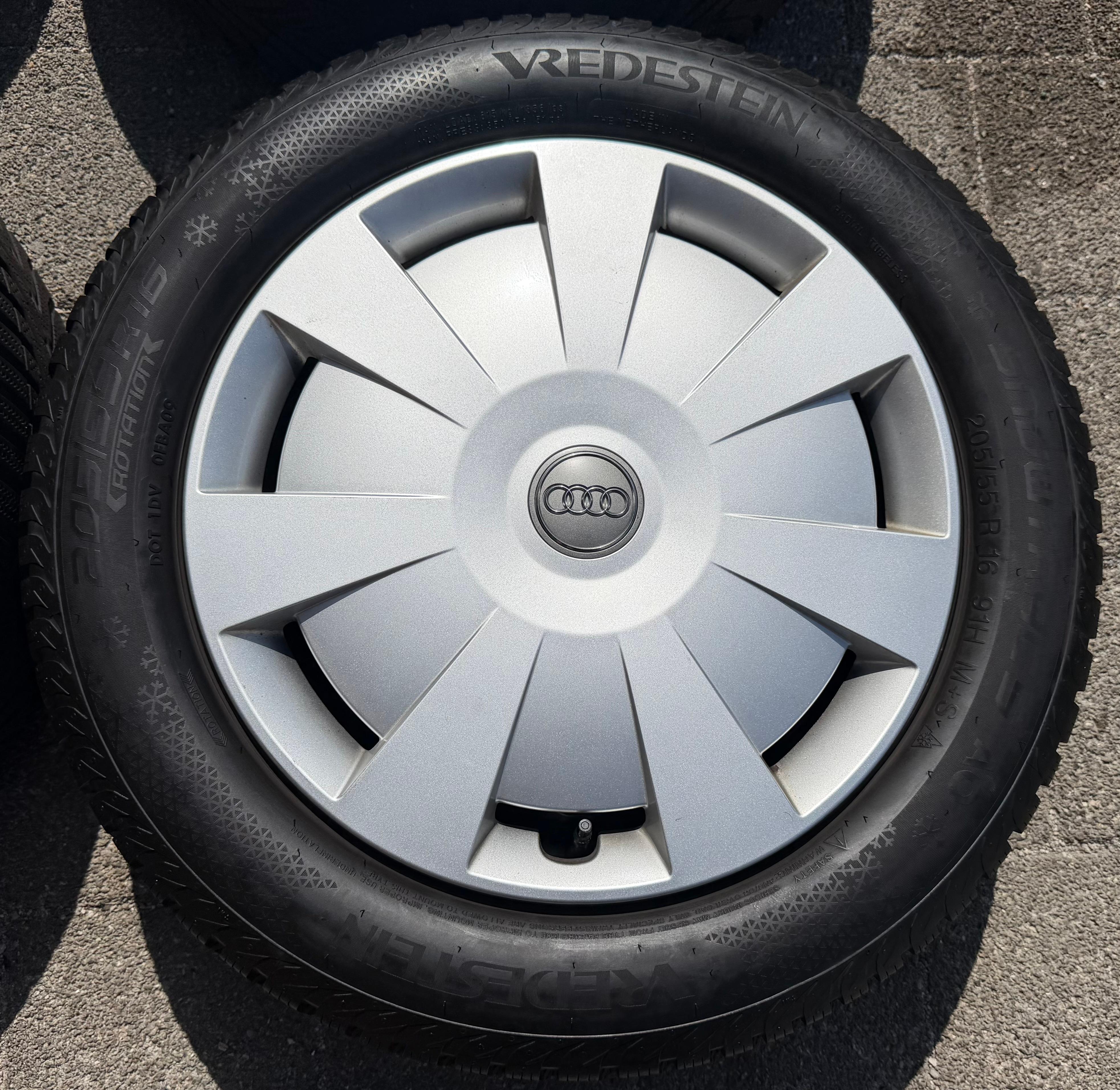 4 Winterräder Audi A3 8V Sportback Cabrio  205/55R16 91H Vredestein 8V0601027A
