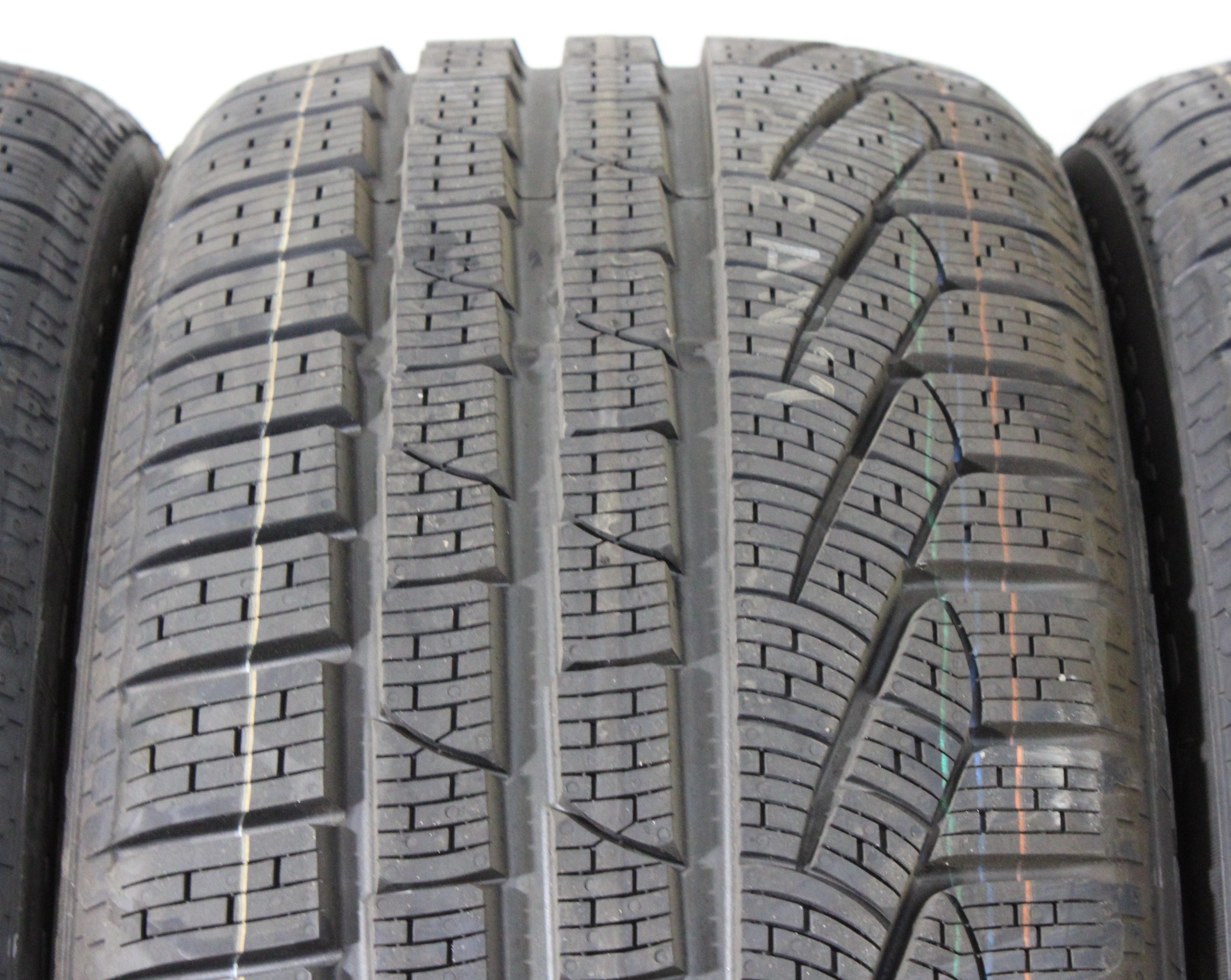 4 x 235/40R19 96V pneumatici invernali Pirelli Sottozero Winter 240 Serie 2 2019 AO NUOVI