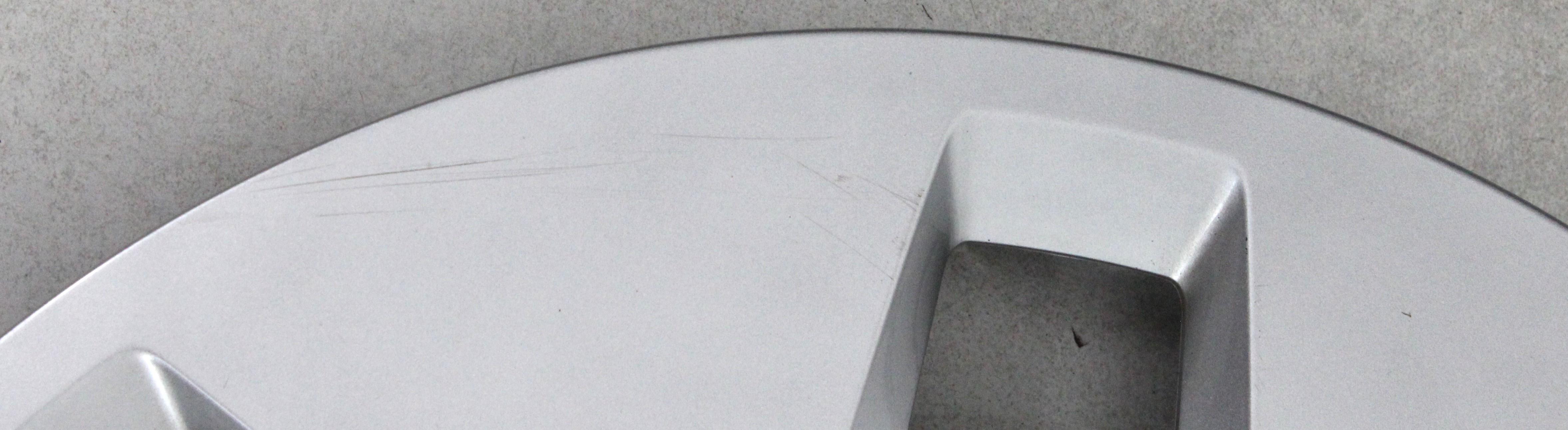 4x Tapacubos originales de 16" para Audi A3 A4 Q2 81A601147