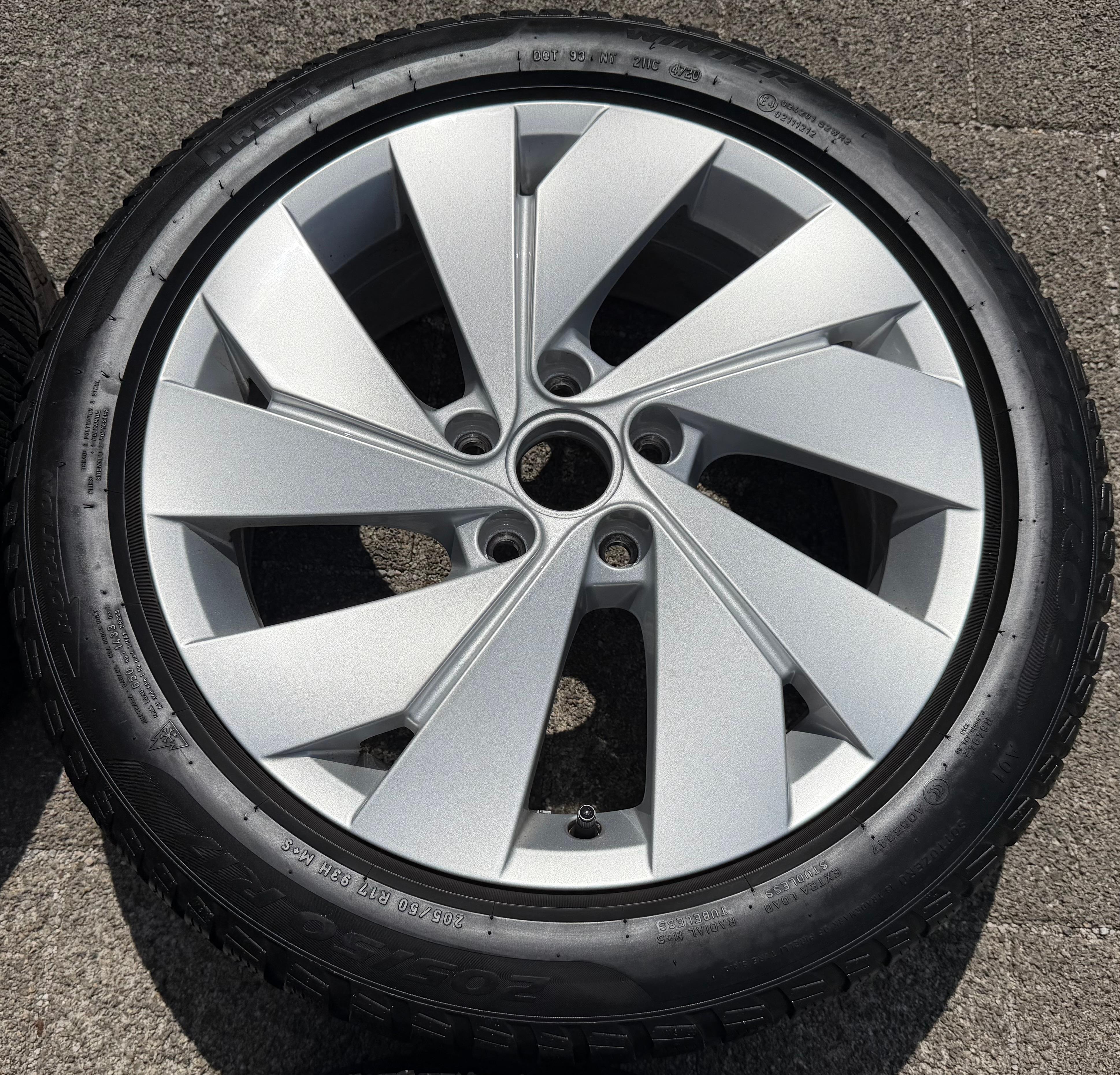 4 ORIGINAL 17" ALU WINTERRÄDER VW GOLF VIII 8 BELMONT 5H0601025B 205/50R17 93H