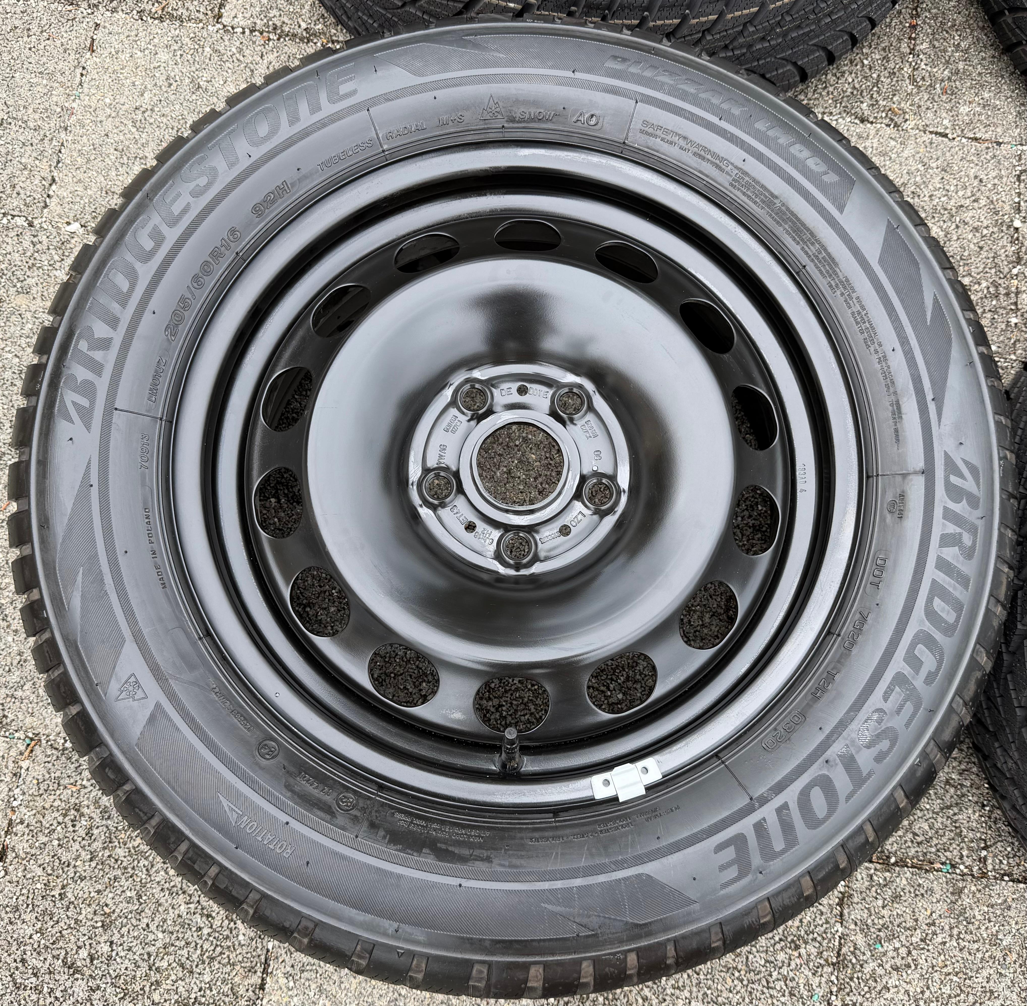 4 Winterräder Audi Q2 GA VW T-Roc Skoda Karoq 205/60R16 92H Bridgestone 5Q0601027AM NEU