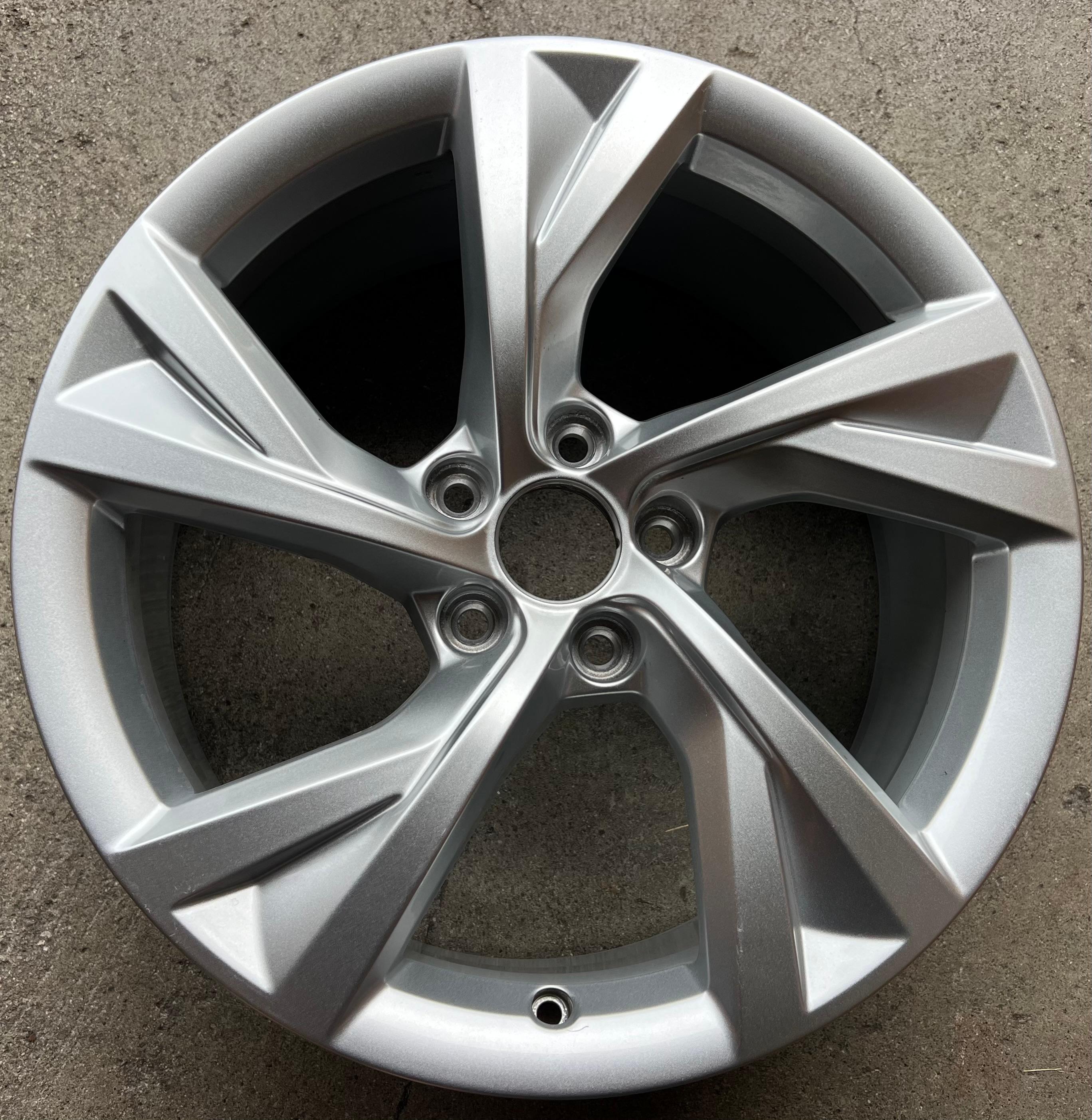 1 jante en aluminium d'origine de 18" pour Audi A4 8W, référence 8W0601025EJ, 8x18 ET40, livraison gratuite