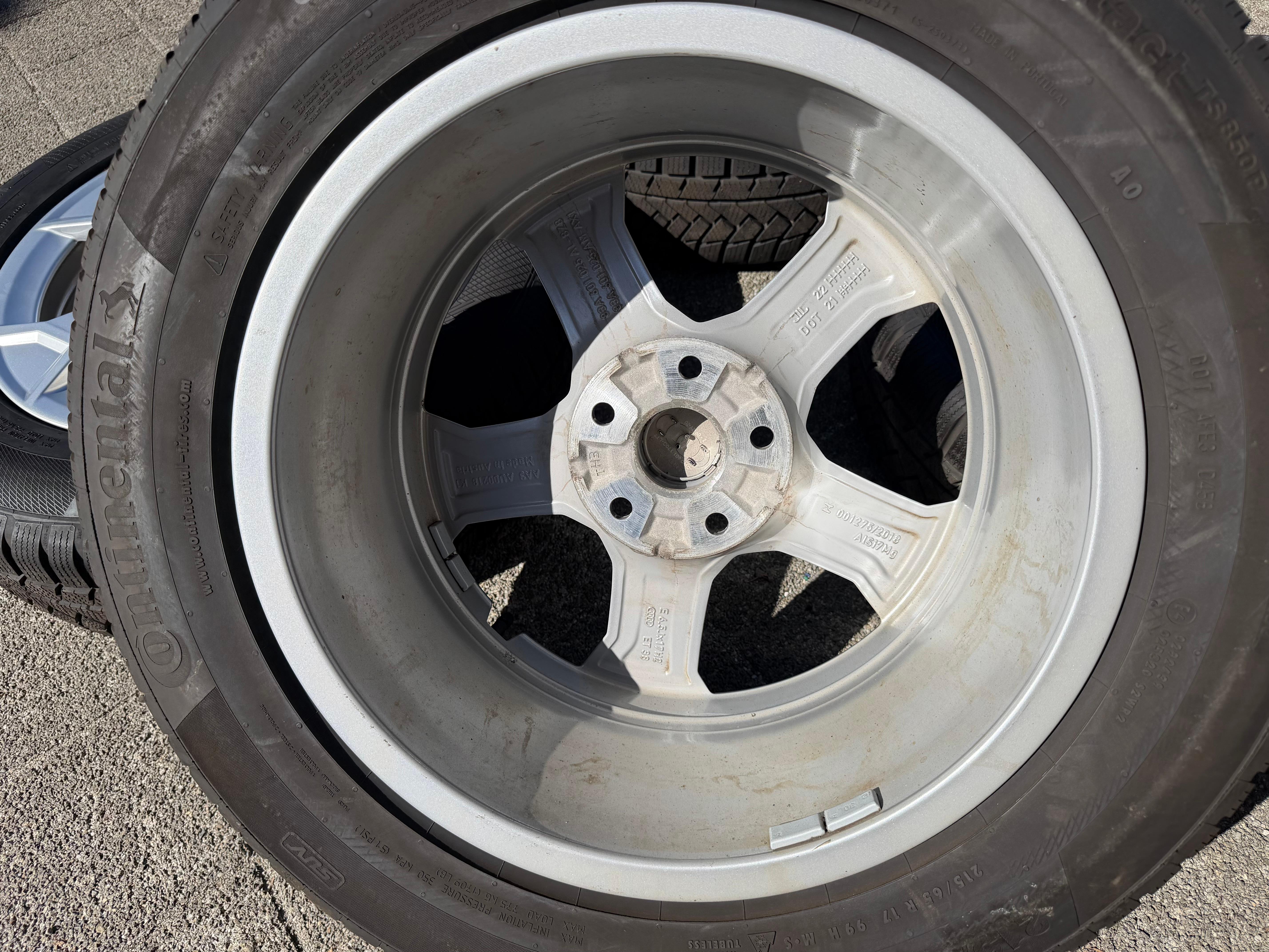 4 Original 17" Alu Winterräder AUDI Q3 F3 F3N 215/65R17 99H Continental 2021