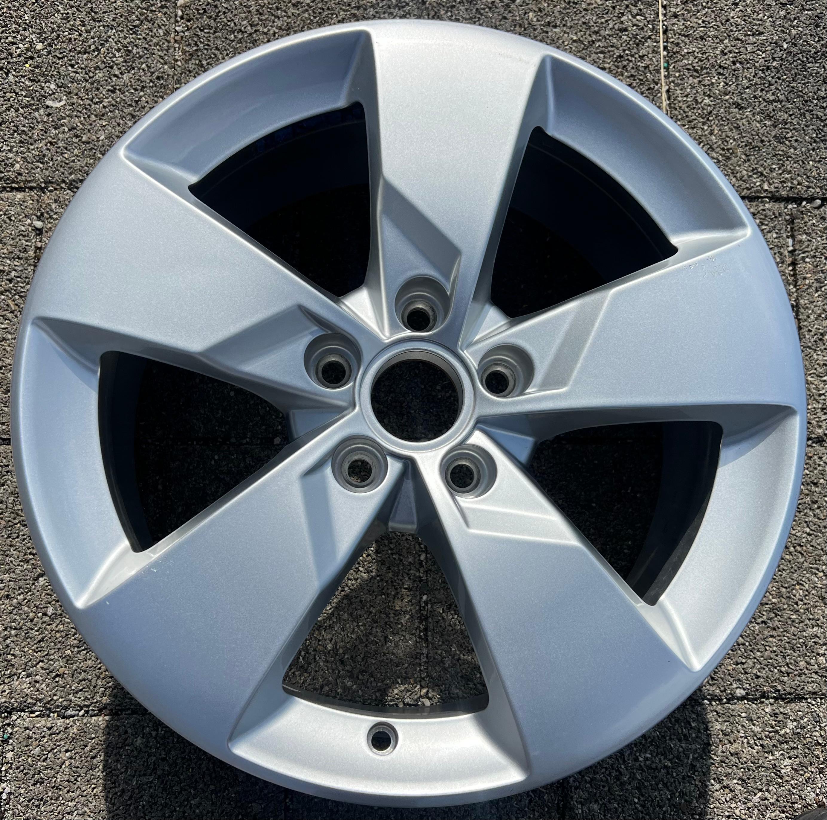 1 X ORIGINAL 17" ALUFELGE FELGE AUDI TT 8S 8S0601025J 7x17 ET47 FREIHAUS
