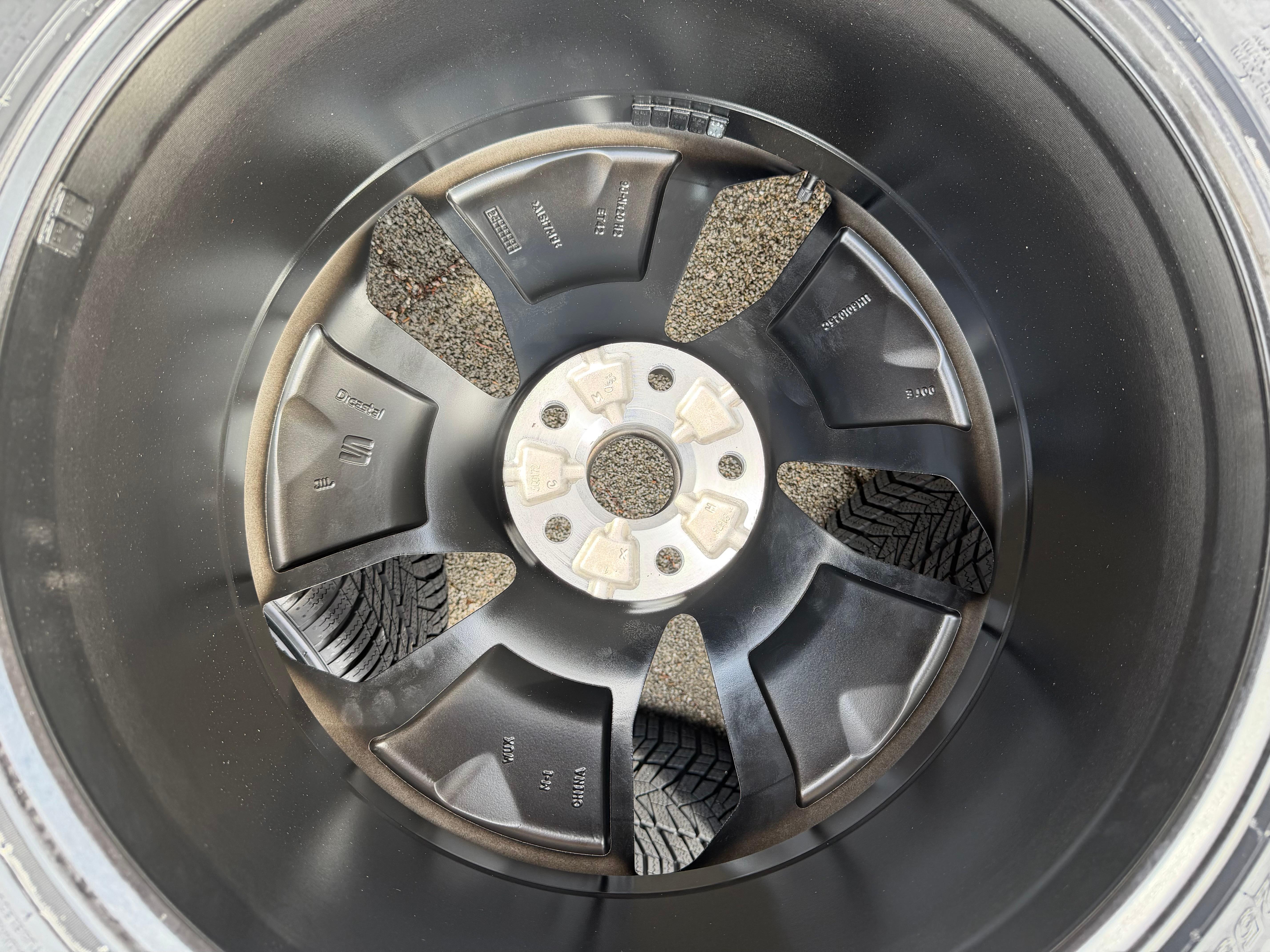 4 Original 20" Alu Winterräder Cupra Tavascan 255/45R10 105V Nexen 2026