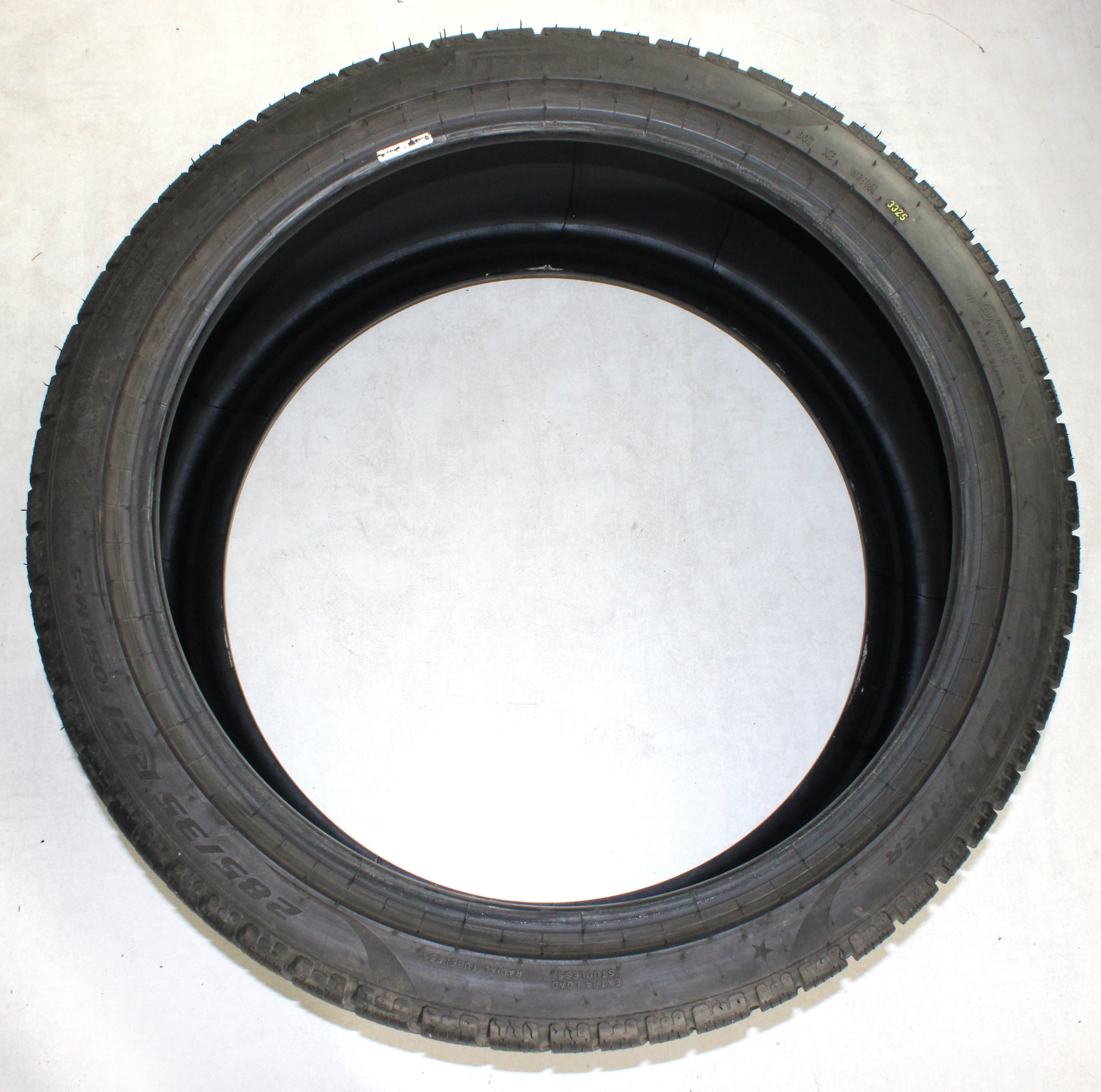 2 x 285/35R21 105H Neumáticos de invierno Pirelli Pzero Winter * 4,5-5 mm 2025 XL