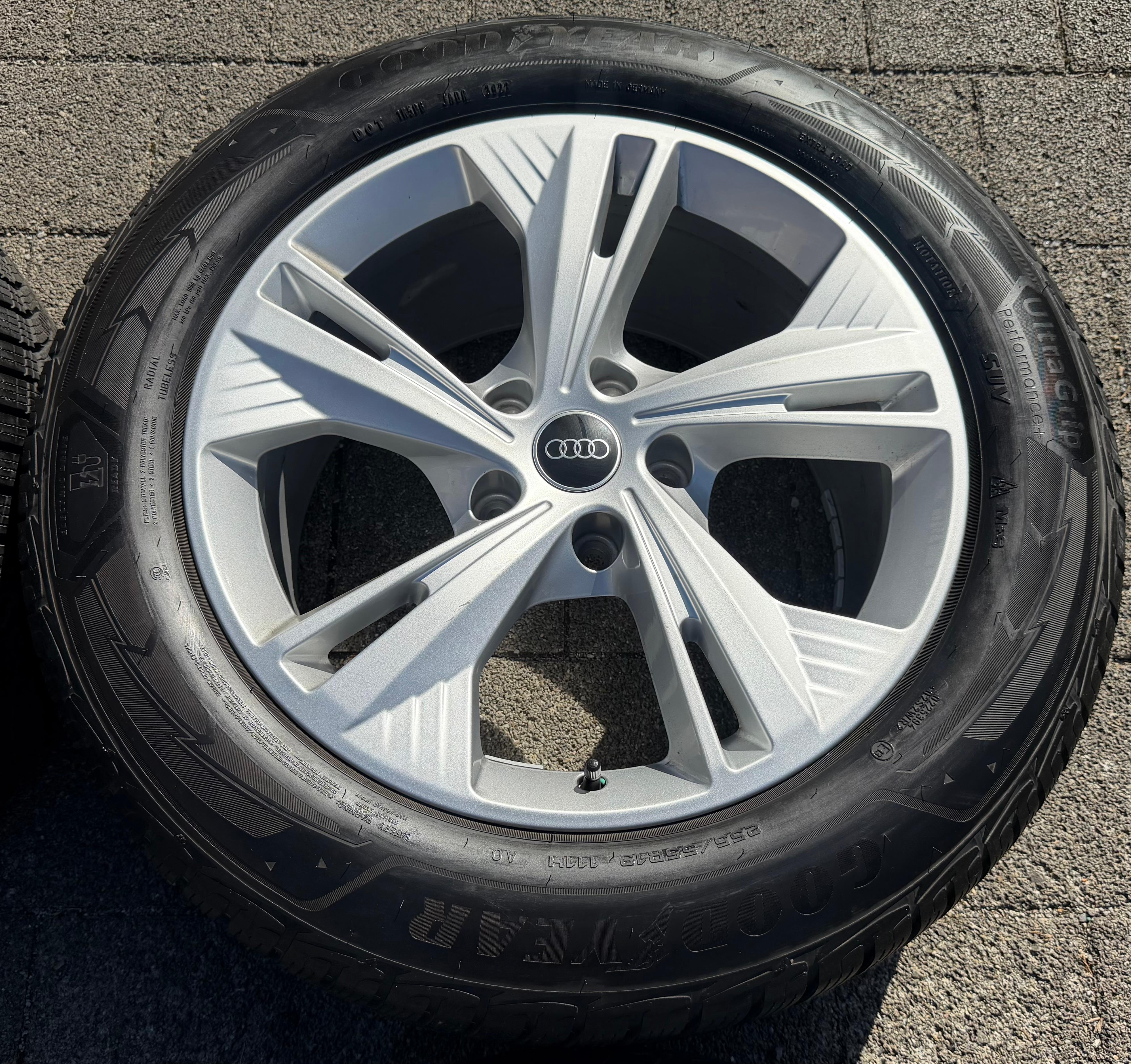 4 Original 19" Alu Winterräder AUDI Q6 SQ6 GF 85H601025F 85H601025G Goodyear