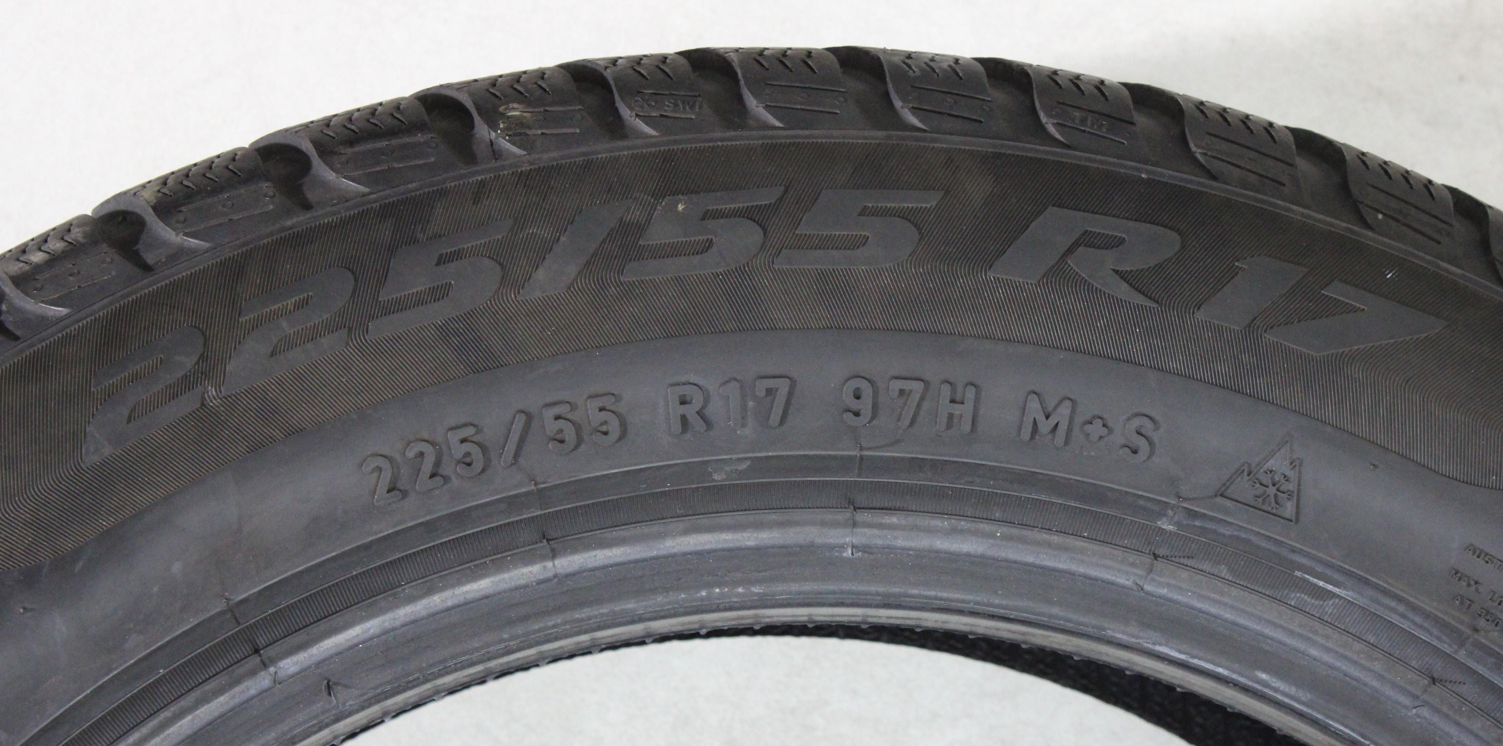 2 x 225/55R17 97H pneumatici invernali Pirelli Sottozero 3 * Runflat 5,5-6 mm 2017