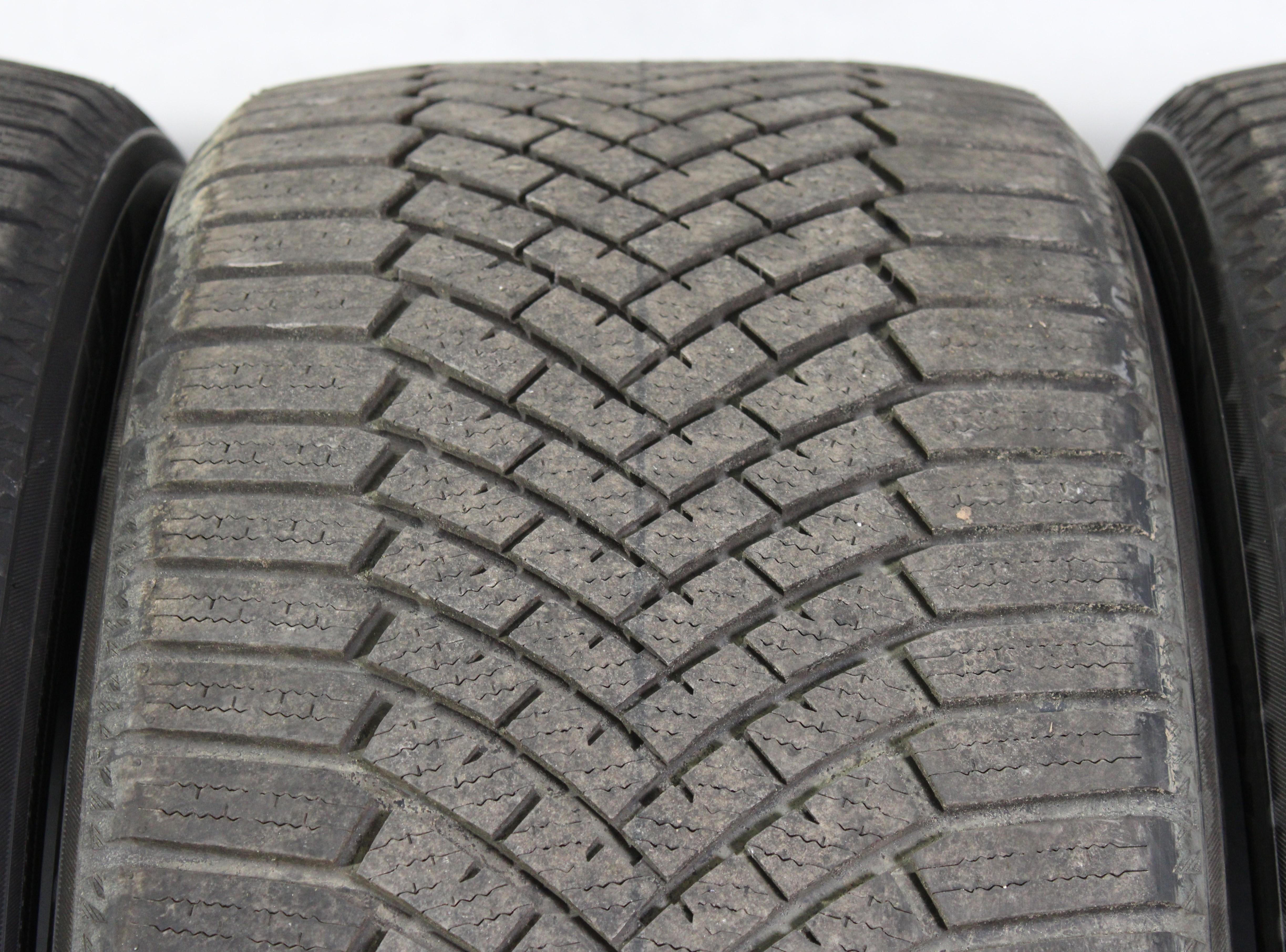 2 x 255/45R21 106V 2 x 285/40R21 109V Winterreifen Yokohama BluEarth Winter V906 SUV 7,5mm 2024 XL