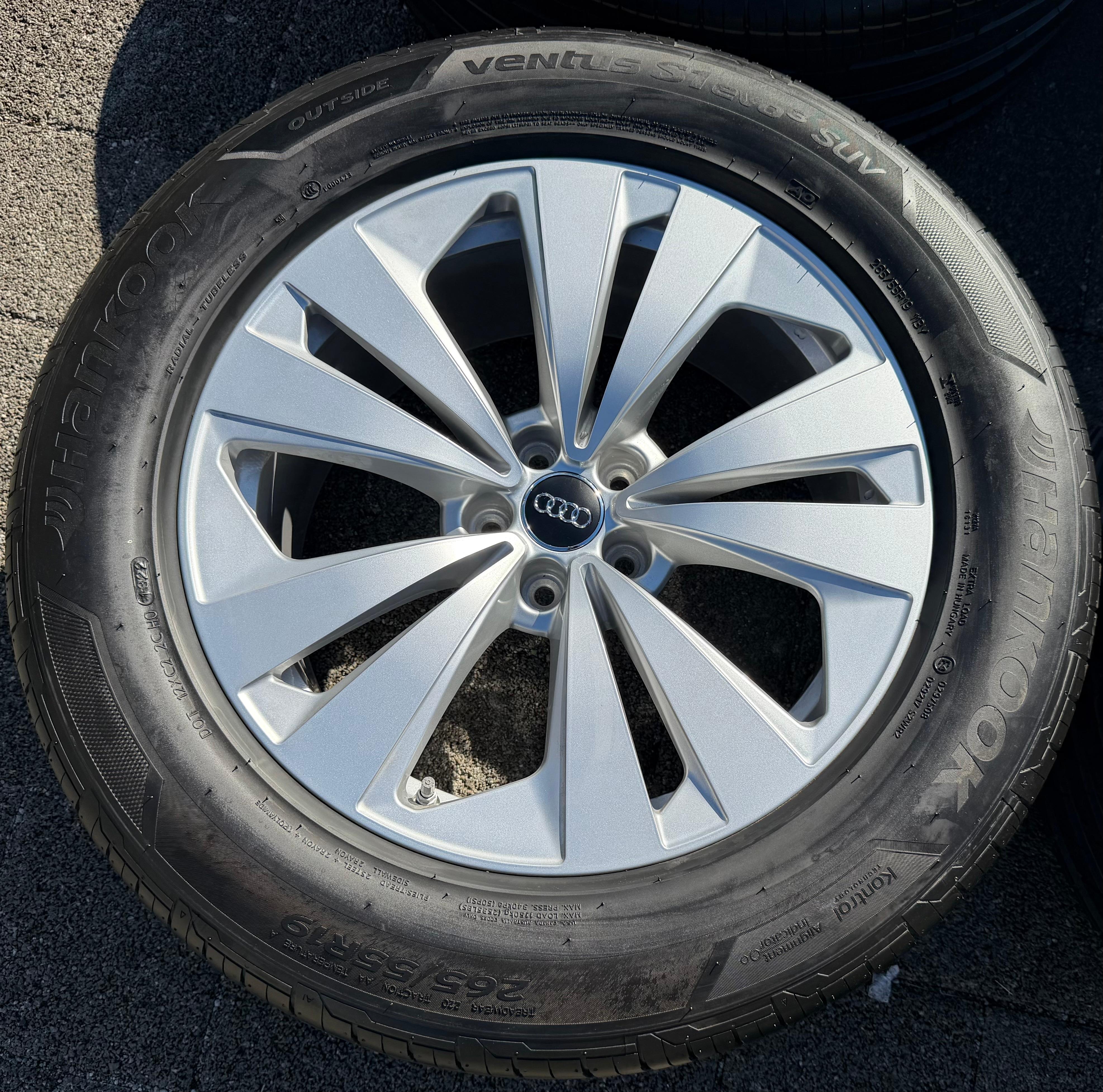 4 ruote estive in lega originali da 19" Audi Q8 4M 265/55R19 113H 4M8601025 Hankook