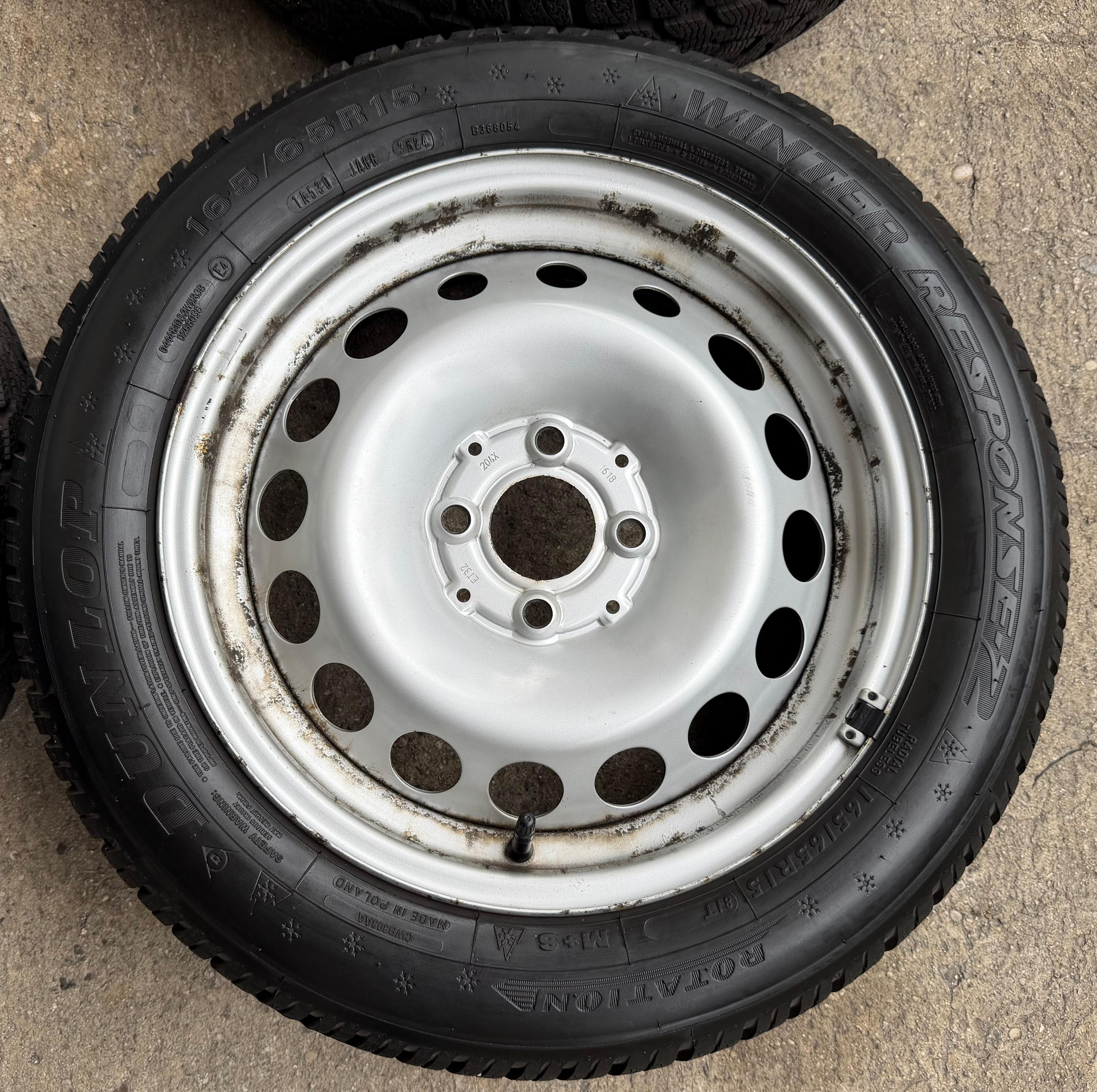 4 Original Winterräder Smart 453 165/65R15 81T 185/60R15 84T Dunlop RDKS 2024