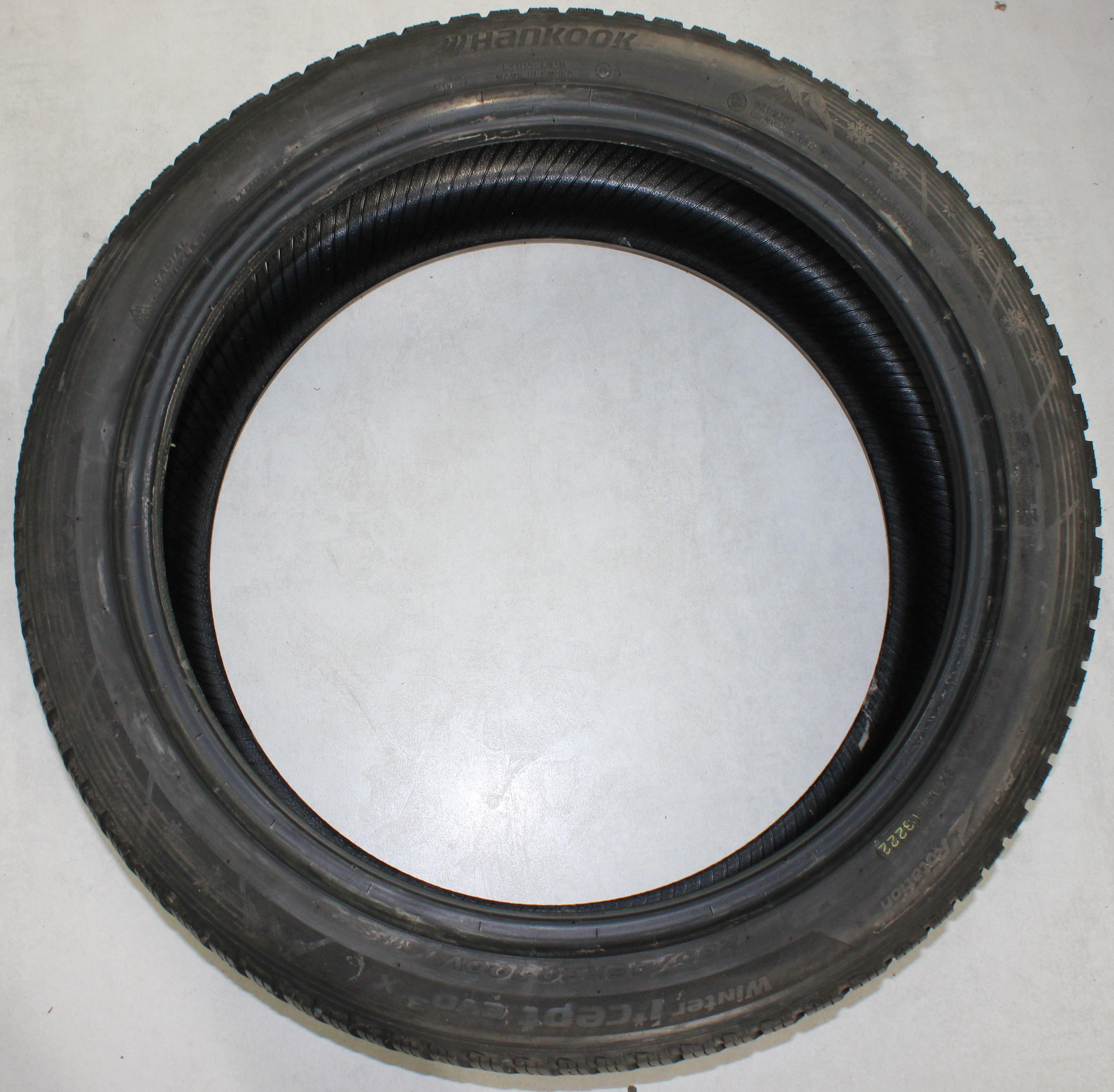 2 x 235/45R20 100V Winterreifen Hankook Winter I*Cept Evo 3 X 4-4,5mm 2022/2023