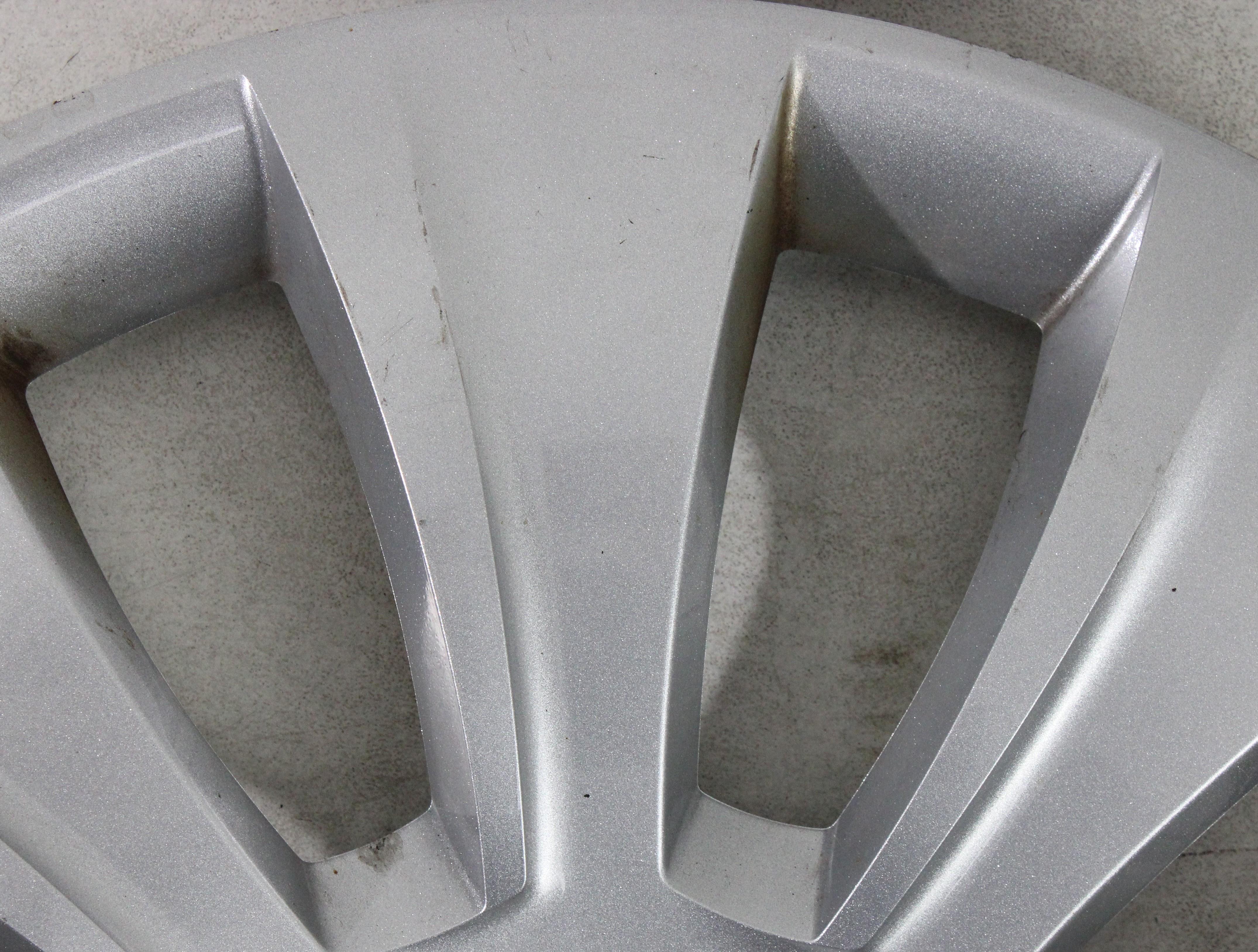 4 X ORIGINAL 16" RADKAPPEN SKODA KODIAQ SUPERB OCTAVIA YETI 57A601147