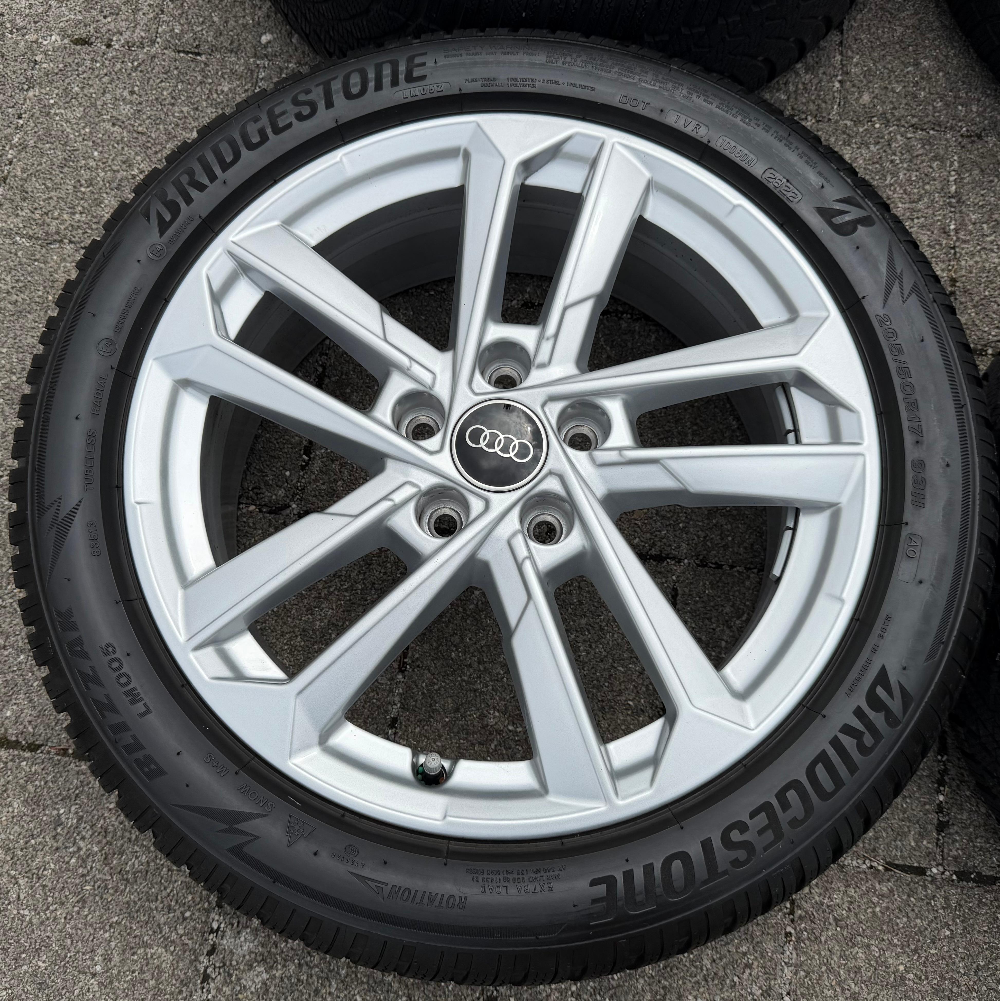 4 Original 17" Alu Winterräder Audi A3 S3 8Y 8Y0601025DH 205/50R17 93H Bridgestone