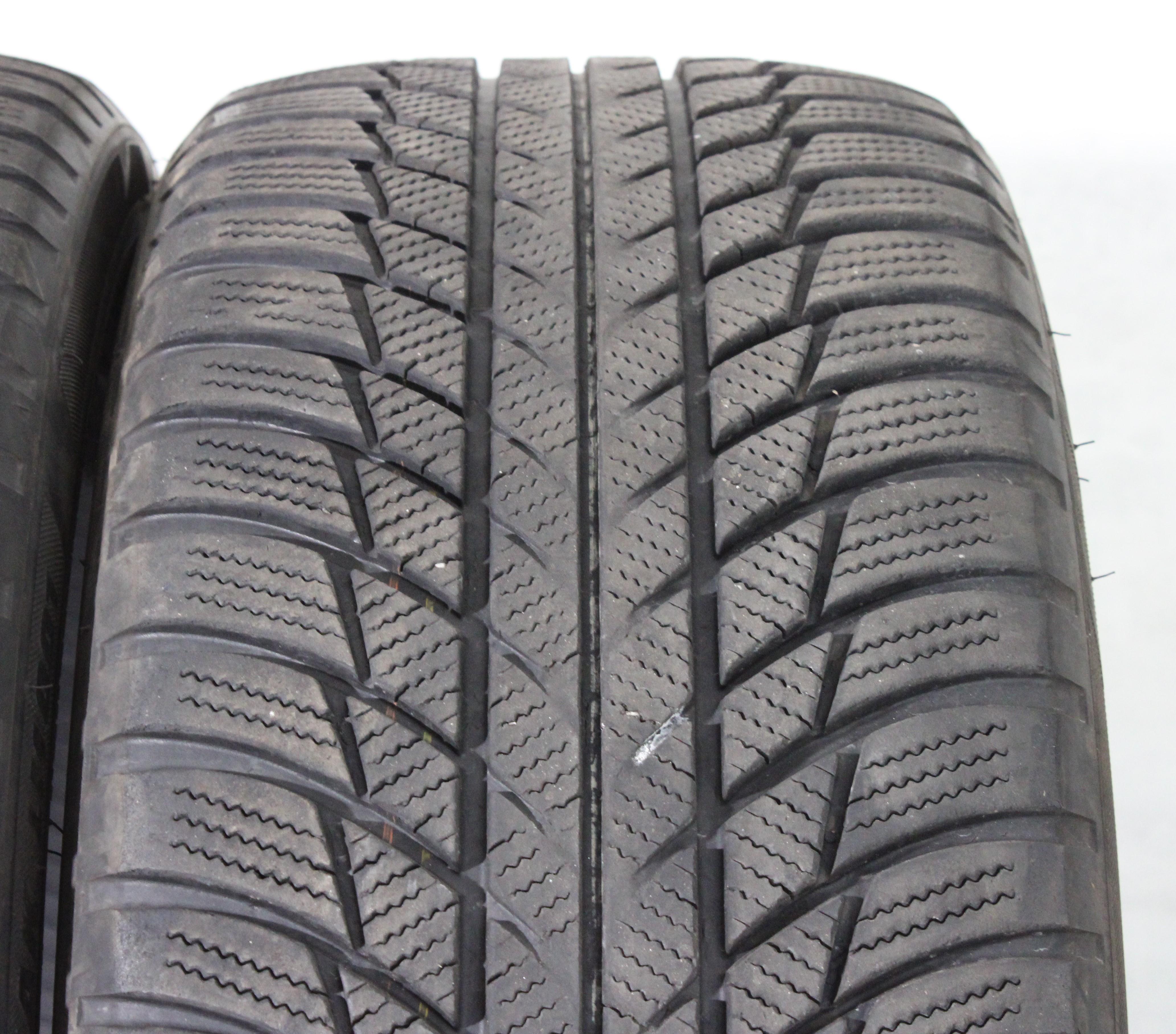 2 x 225/45R18 91H Winterreifen Bridgestone Blizzak LM001 MO 6-6,5mm 2018