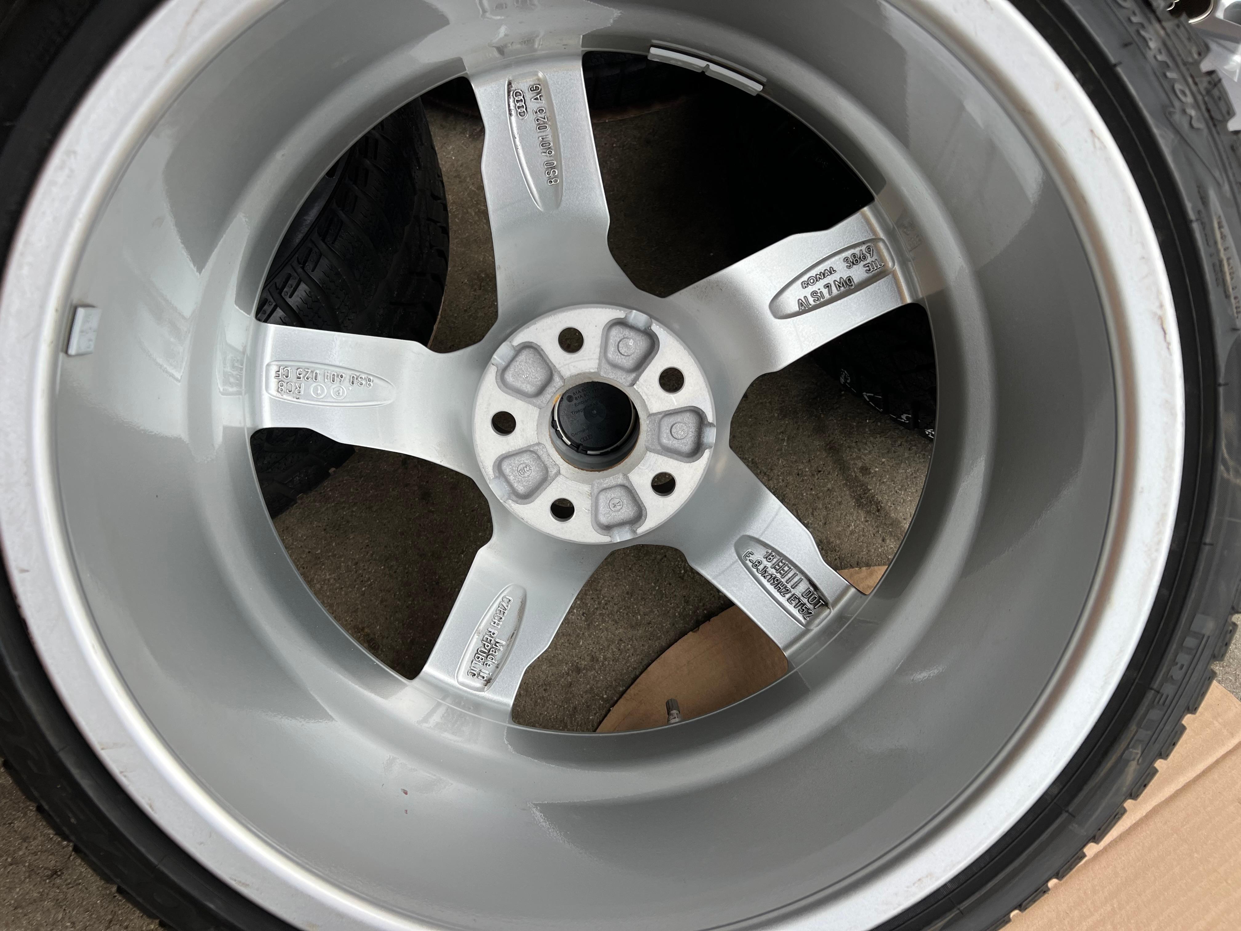 4 ORIGINAL 19" ALU WINTERRÄDER AUDI TT TTS 8S 8S0601025AG 225/40R19 93V PIRELLI