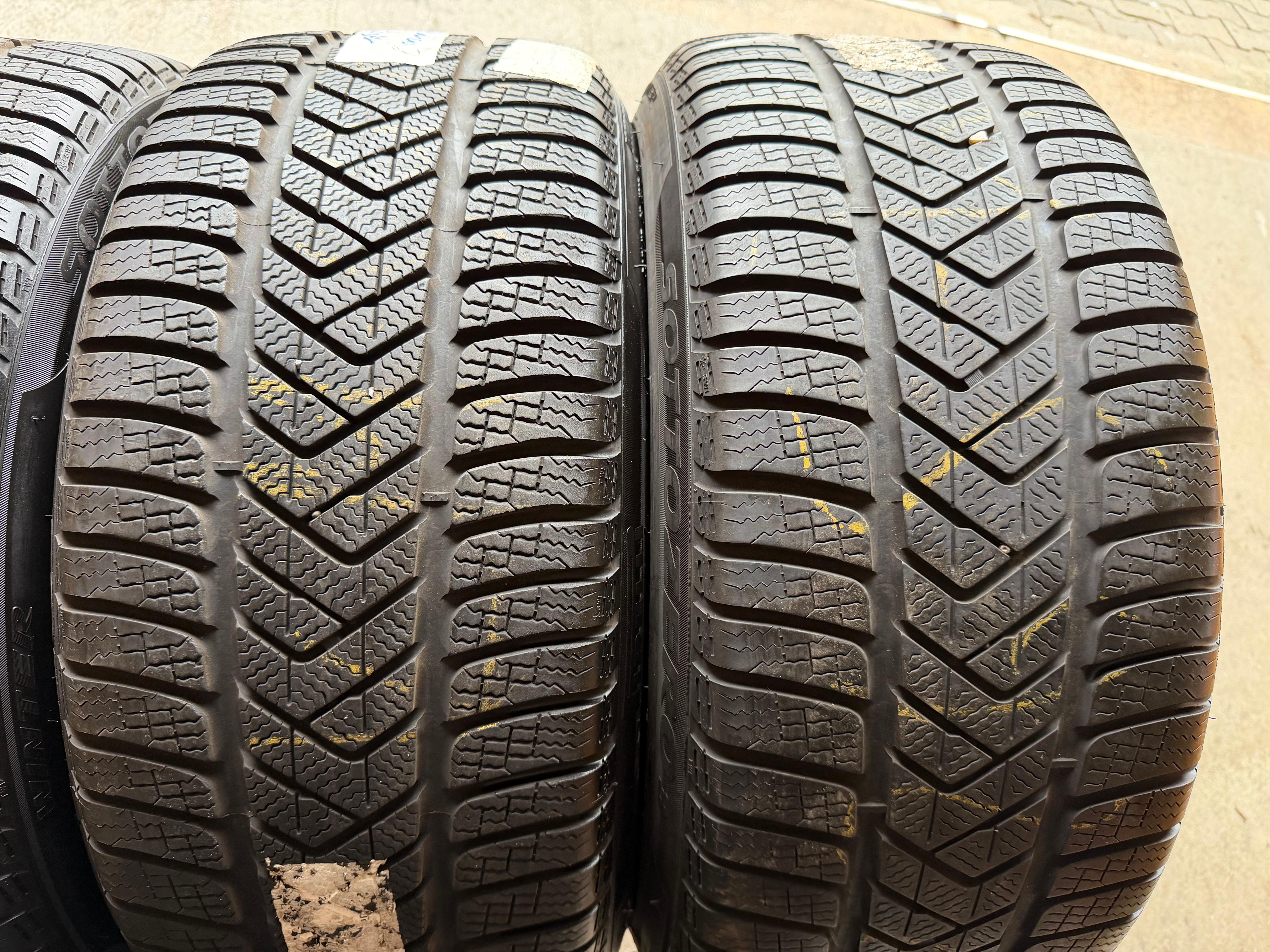 4 x 275/35R21 103V Winterreifen Pirelli Sottozero 3 2x 6,5-7mm und 2x 5-5,5mm 2022
