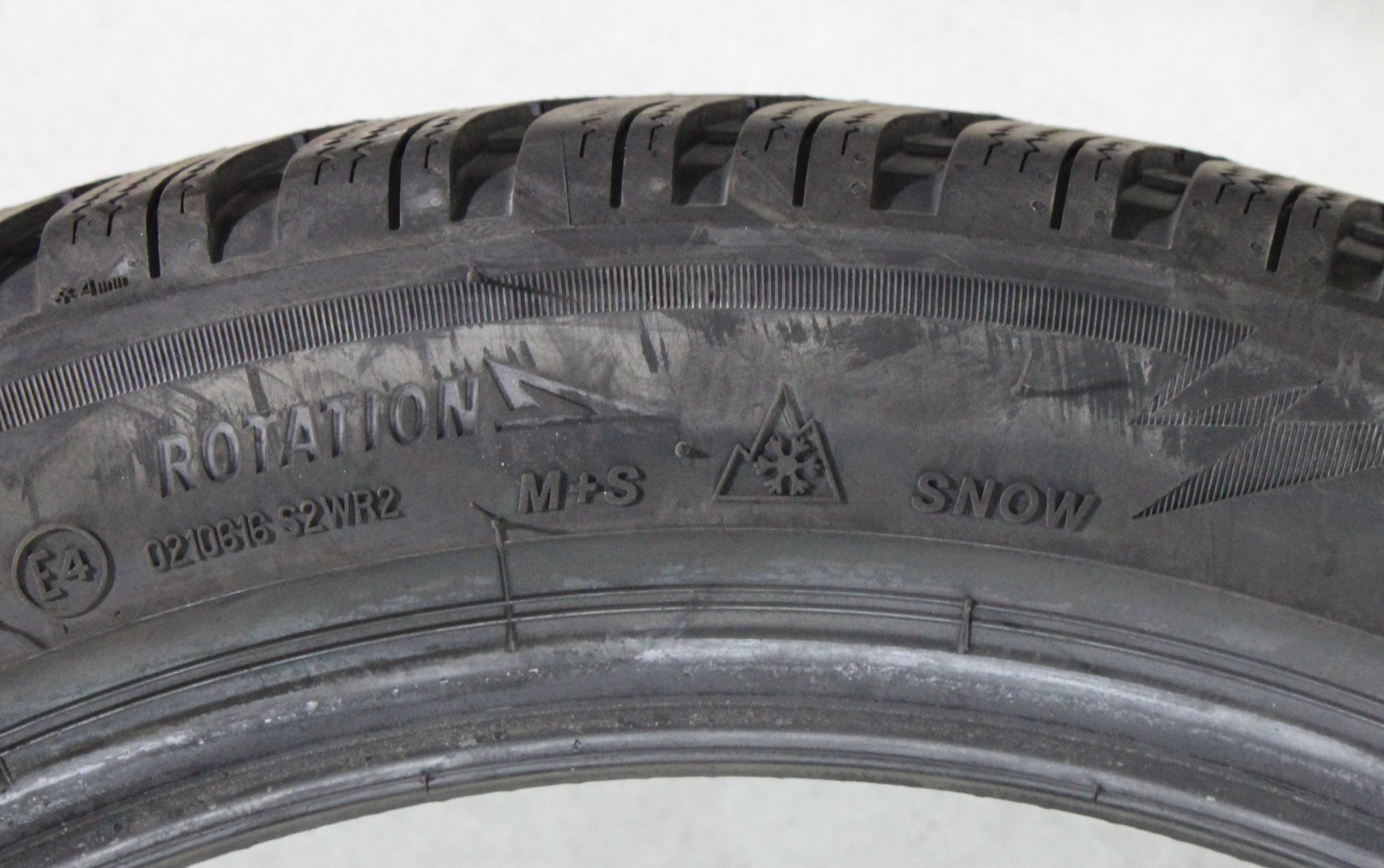 2 x 255/40R18 99V Winterreifen Bridgestone Blizzak LM005 5,5-6mm 2020