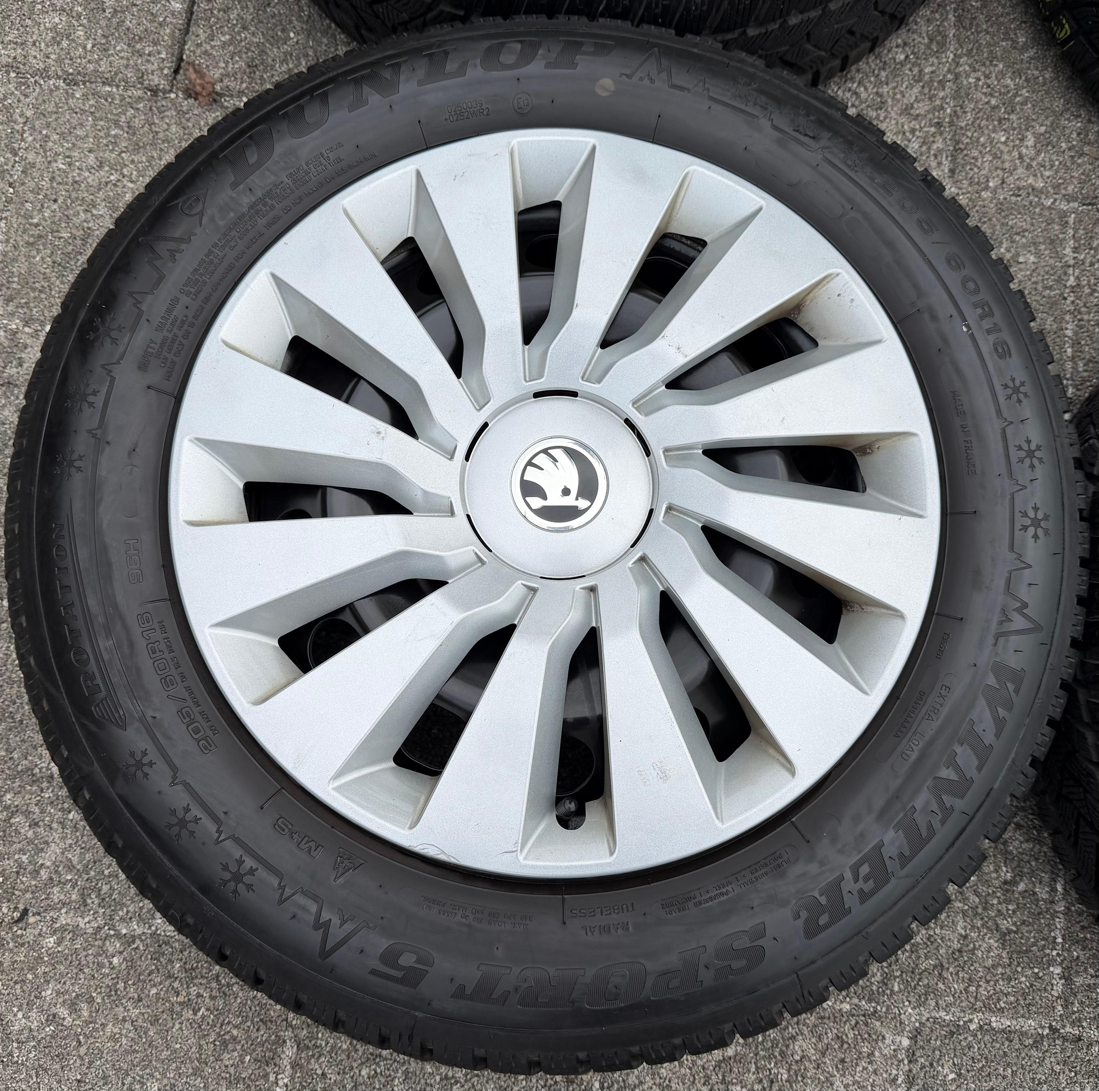 4 Winterräder Skoda Octavia IV 4 NX 205/60R16 96H 5Q0601027BQ Dunlop 2020