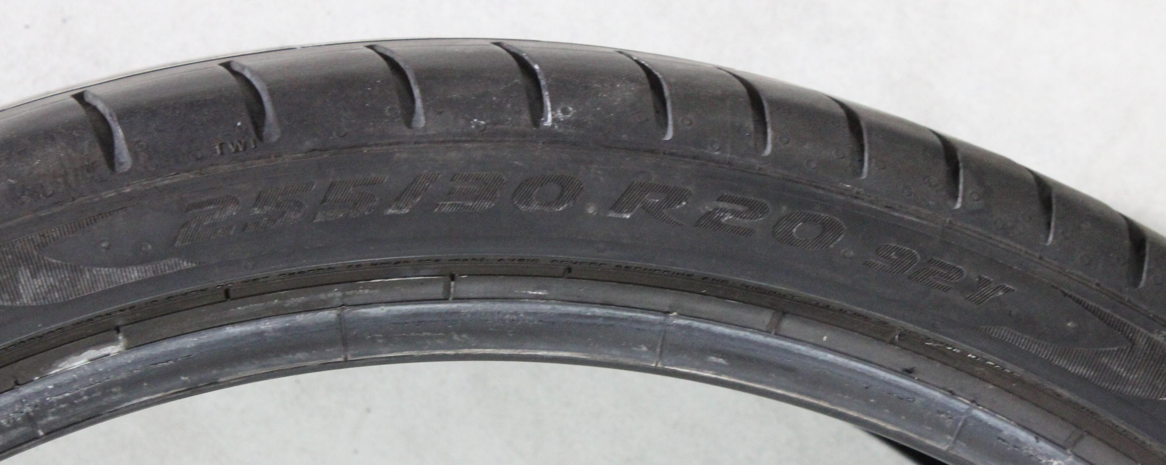 1 x 255/30R20 92Y zomerband Pirelli Pzero PZ4 * Runflat 4-4,5mm 2019