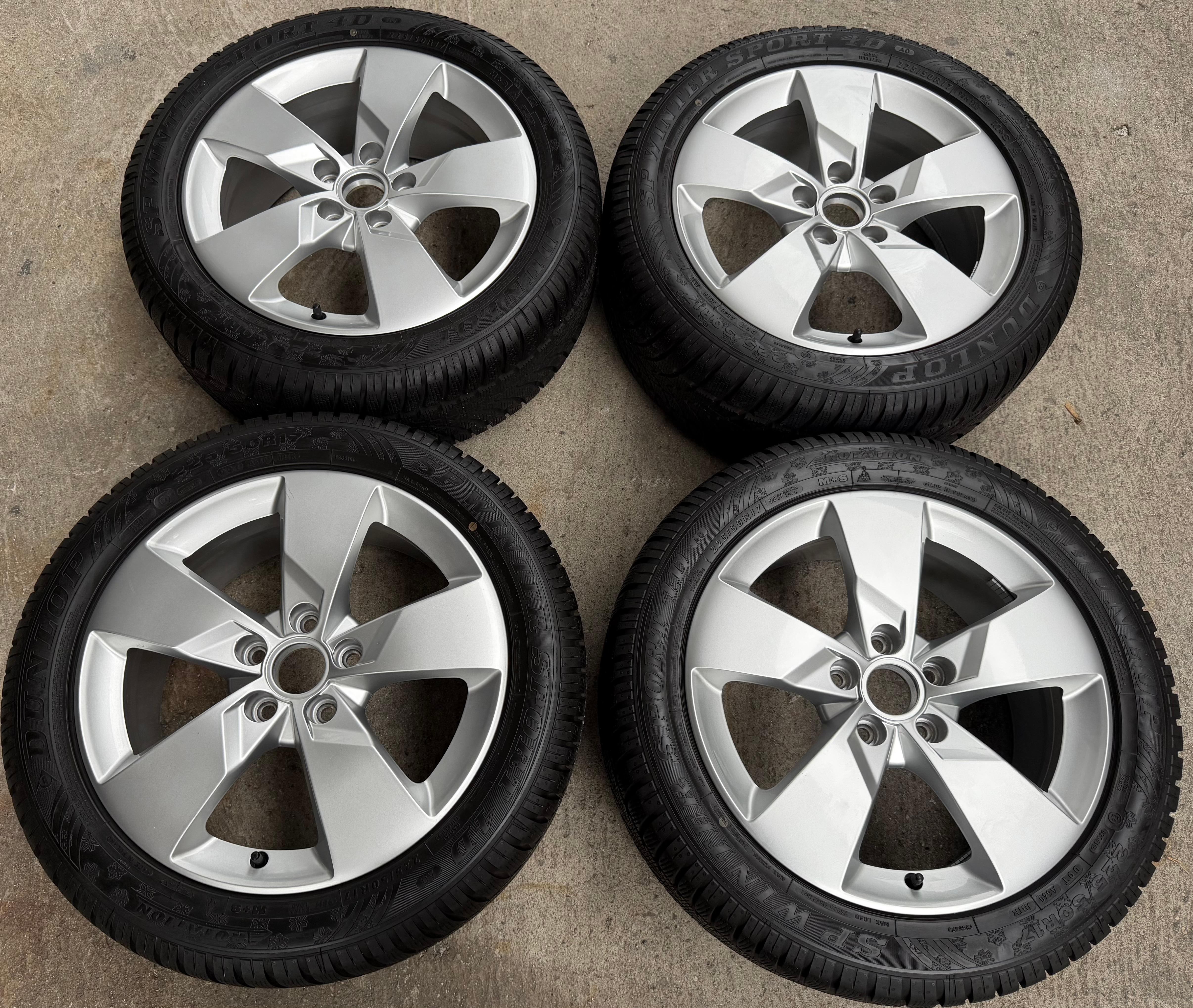 4 ruote in lega invernali originali da 17" per Audi TT 8S 225/50R17 94H Dunlop 8S0601025J