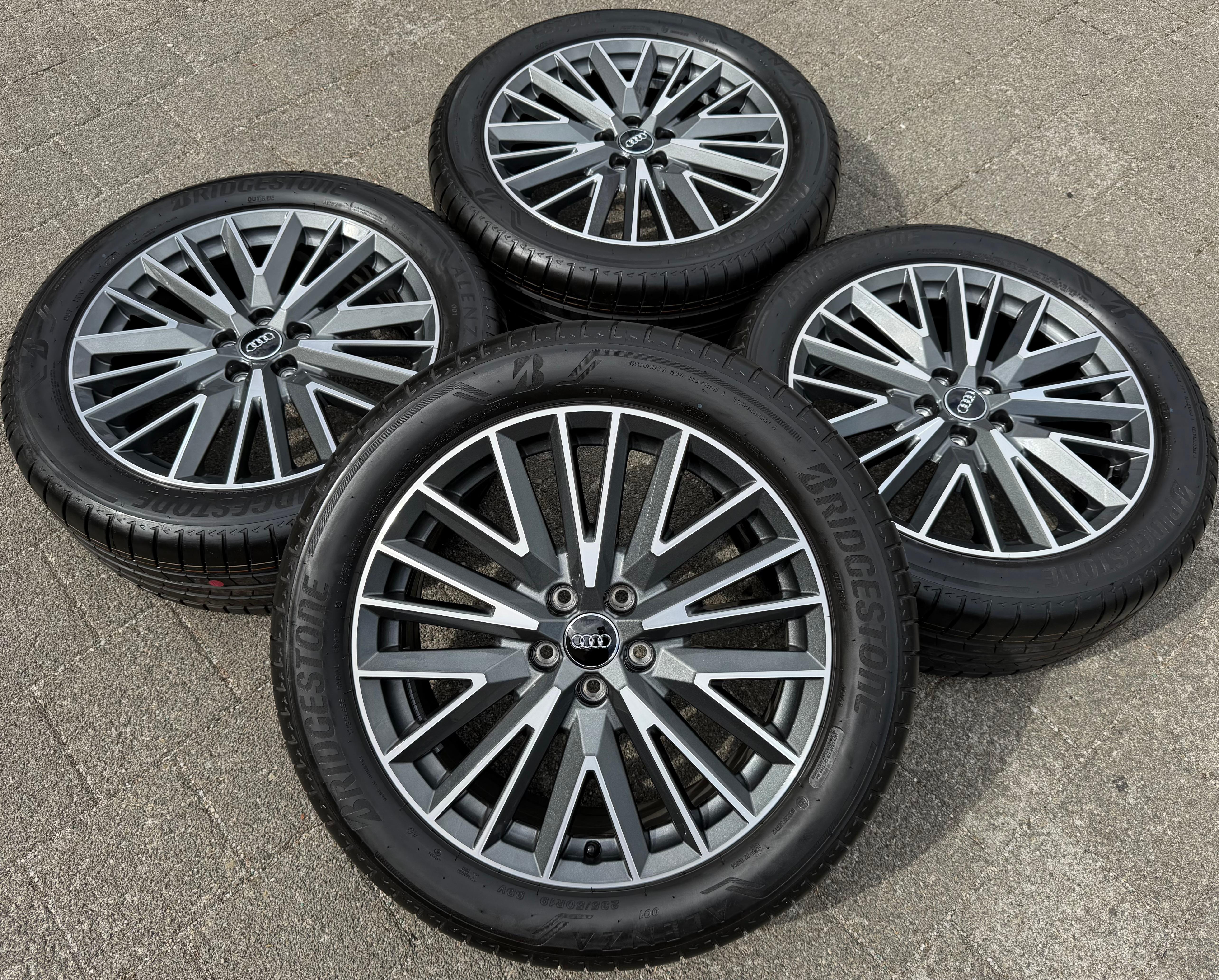 4 cerchi in lega Sommer originali da 19" per Audi Q3 F3B 83A 83A601025L 235/50R19 99V Bridgestone
