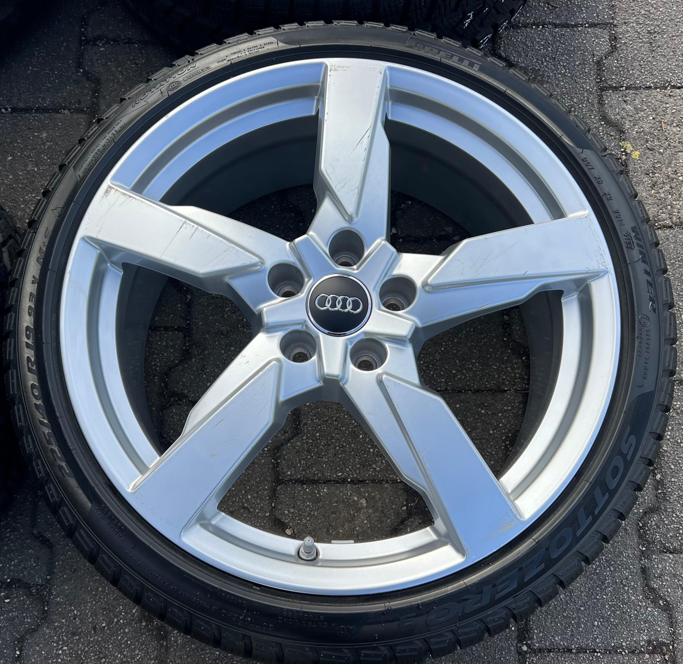 4 ORIGINAL 19" ALU WINTERRÄDER AUDI TT TTS 8S 8S0601025AG 225/40R19 93V PIRELLI