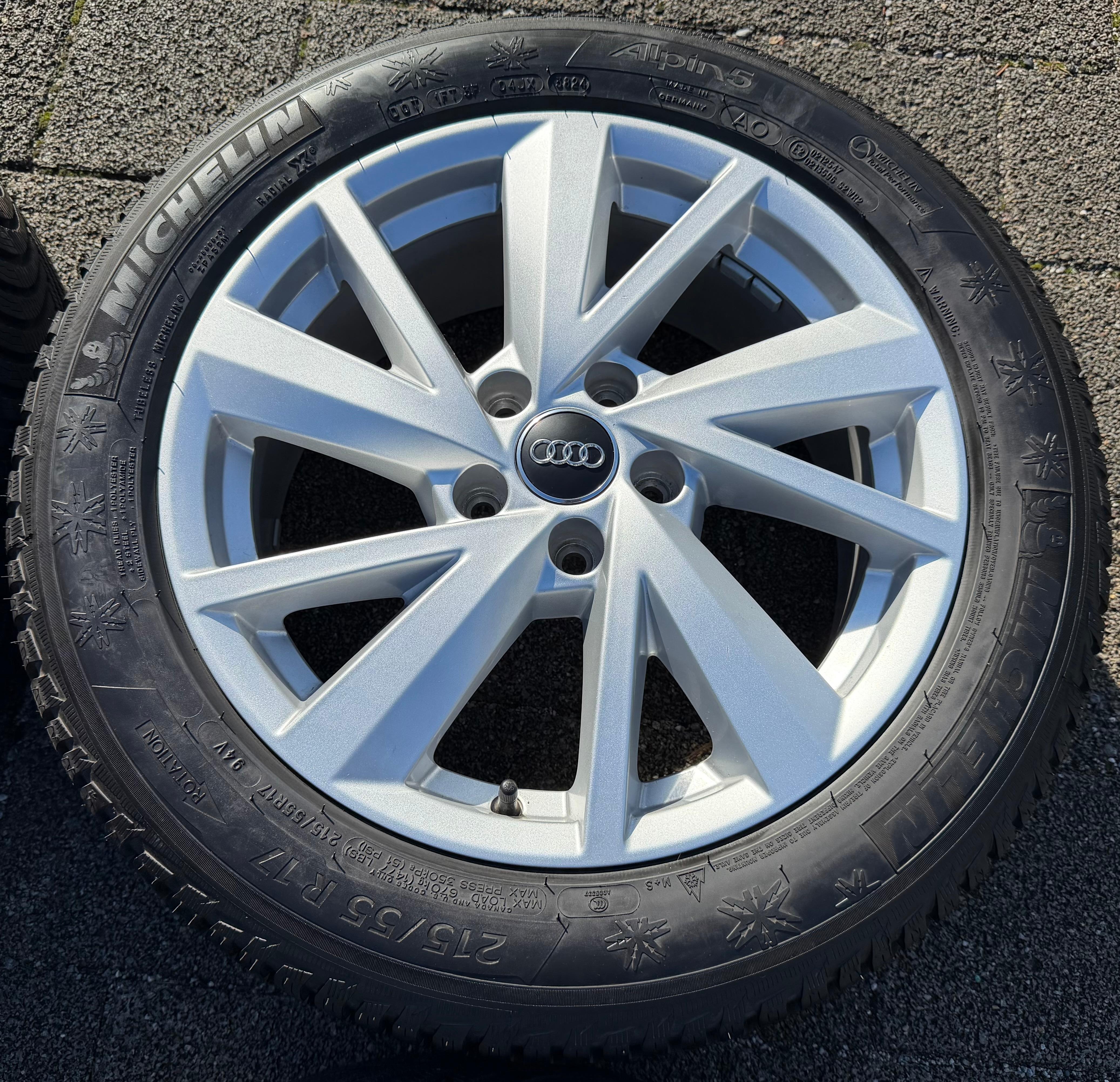 4 Original 17" Alu Winterräder Audi Q2 GA 215/55R17 94V Michelin 8MM 2024 81A601025C