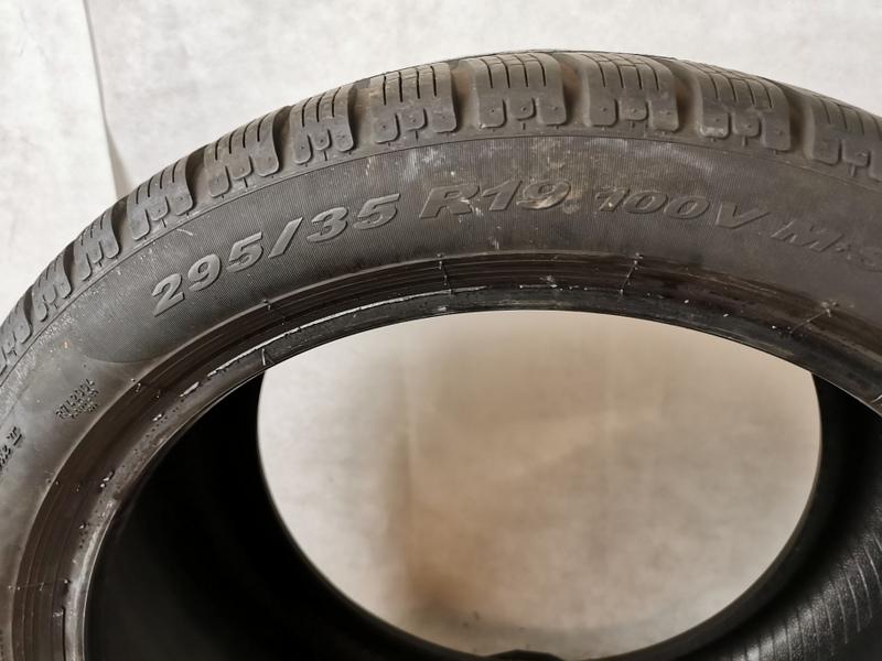 2 x 235/40R19 92V 2 x 295/35R19 100V Neumáticos de invierno Pirelli Sottozero 2 N0 5mm 2012