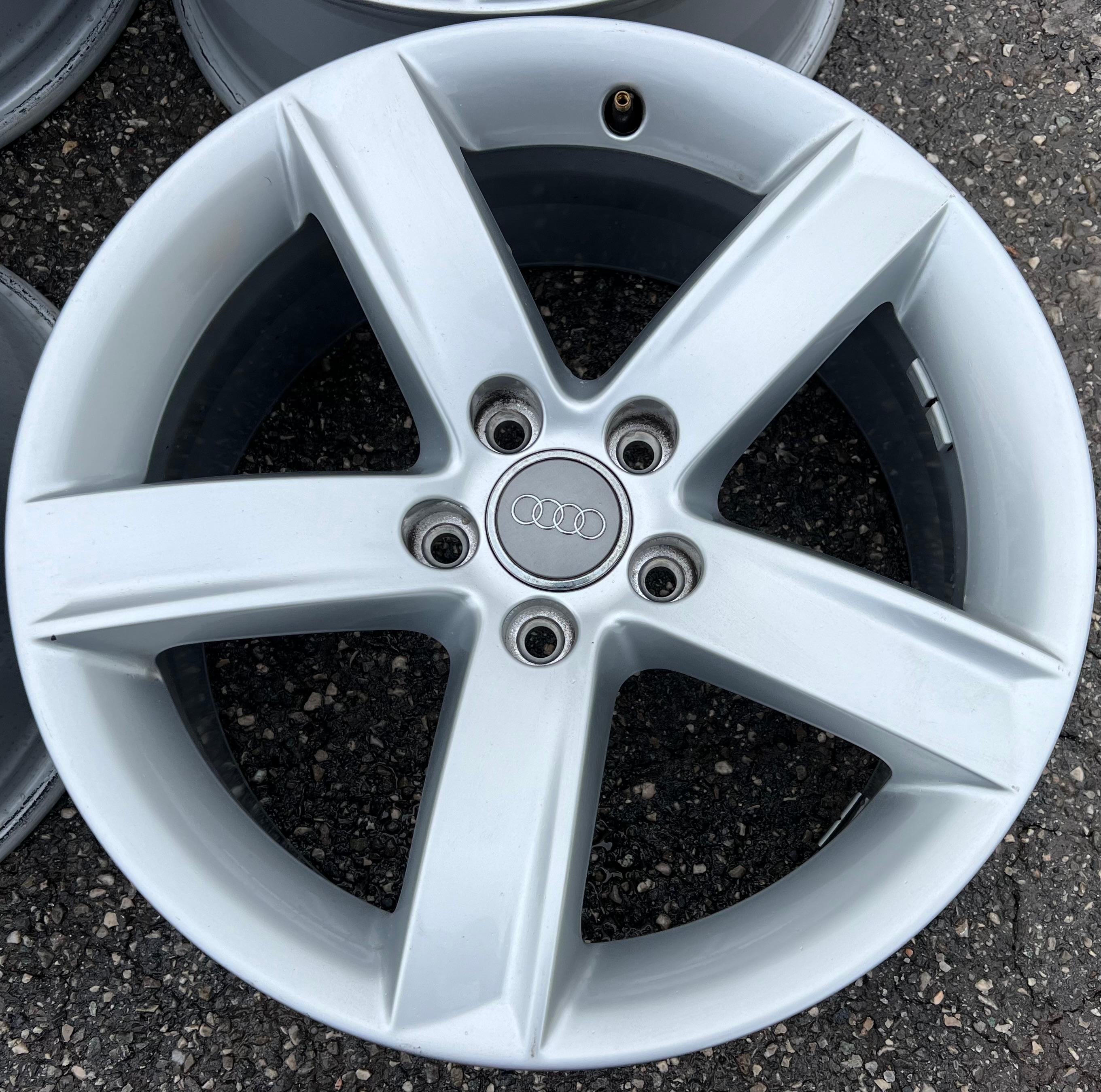4 CERCHI ORIGINALI IN ALLUMINIO DA 17" AUDI A5 8T 8T0071497 CONSEGNA GRATUITA
