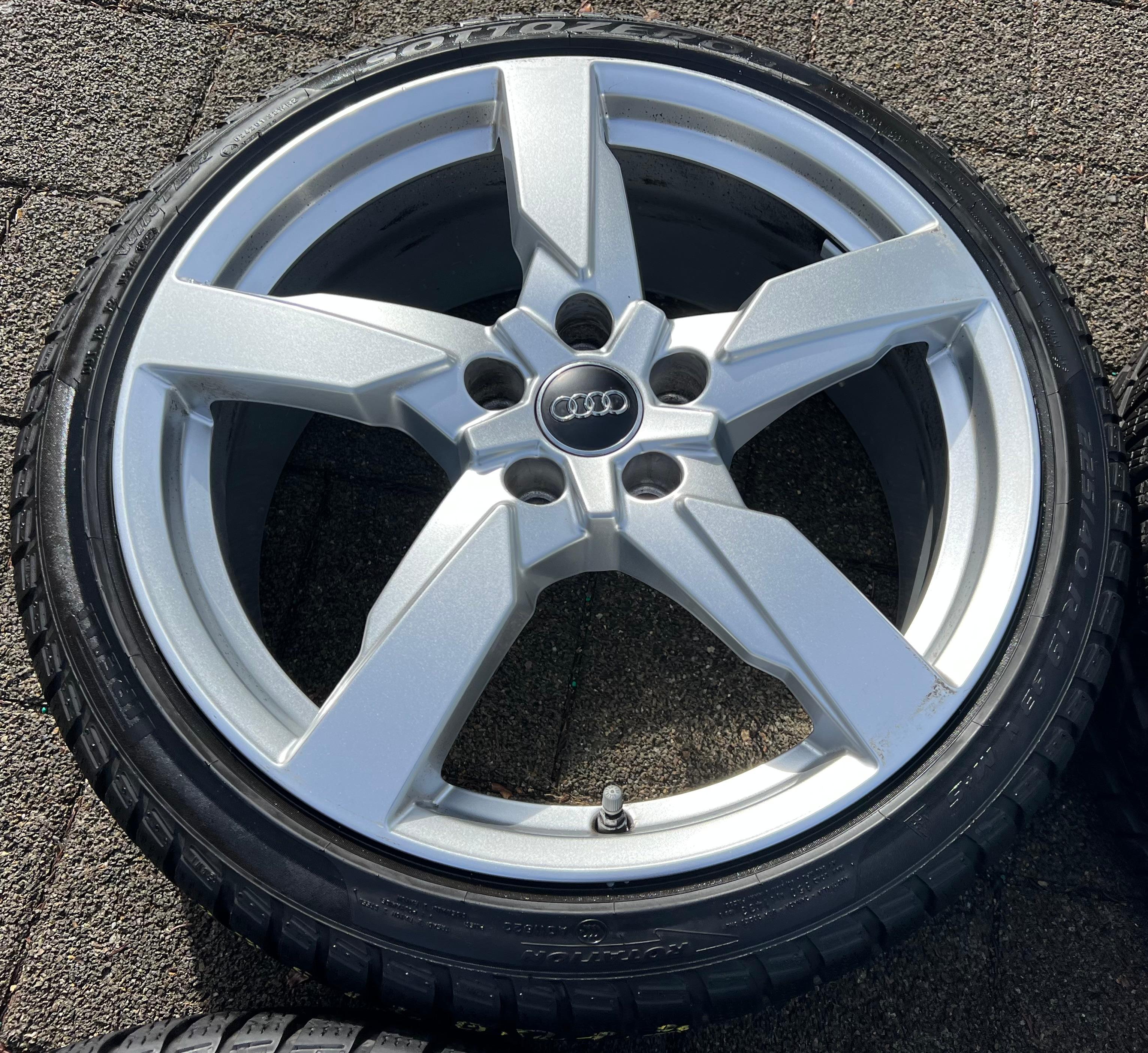 4 LLANTAS DE INVIERNO ORIGINALES DE ALUMINIO 19" AUDI TT TTS 8S 8S0601025AG 225/40R19 93V ENTREGA GRATUITA